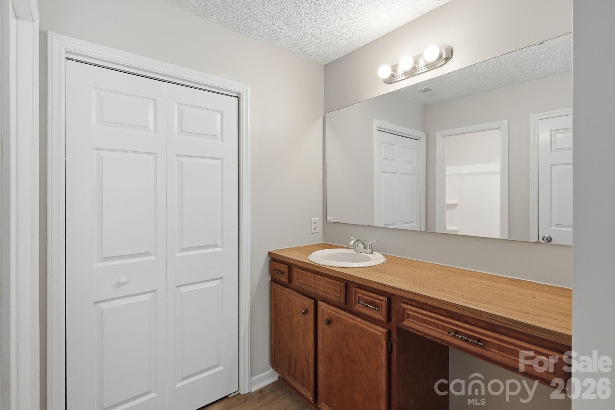 11813 Moonridge Drive — Charlotte