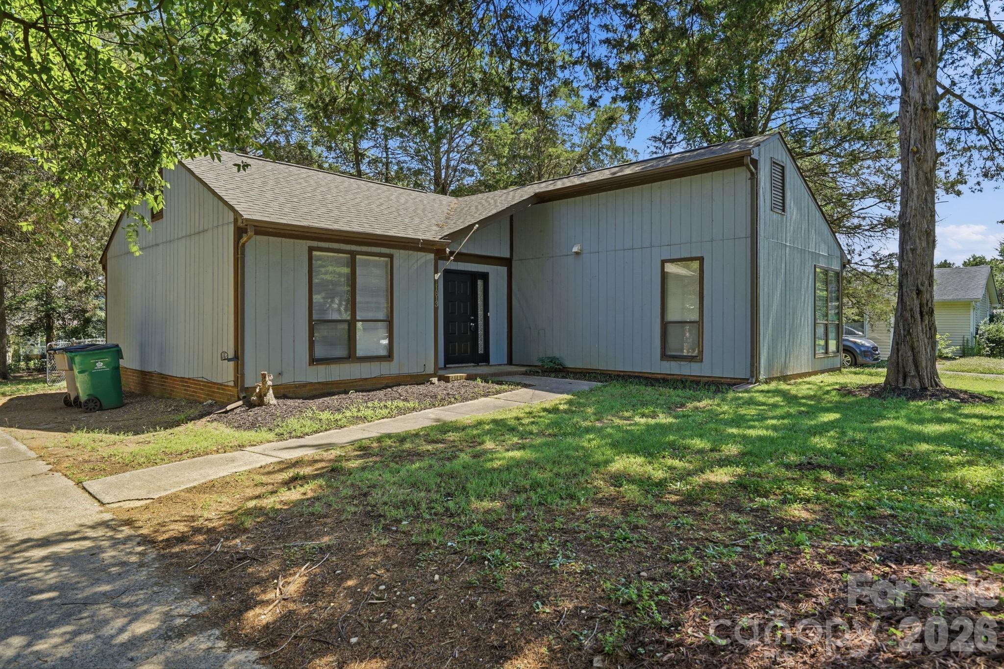 11813 Moonridge Drive — Charlotte