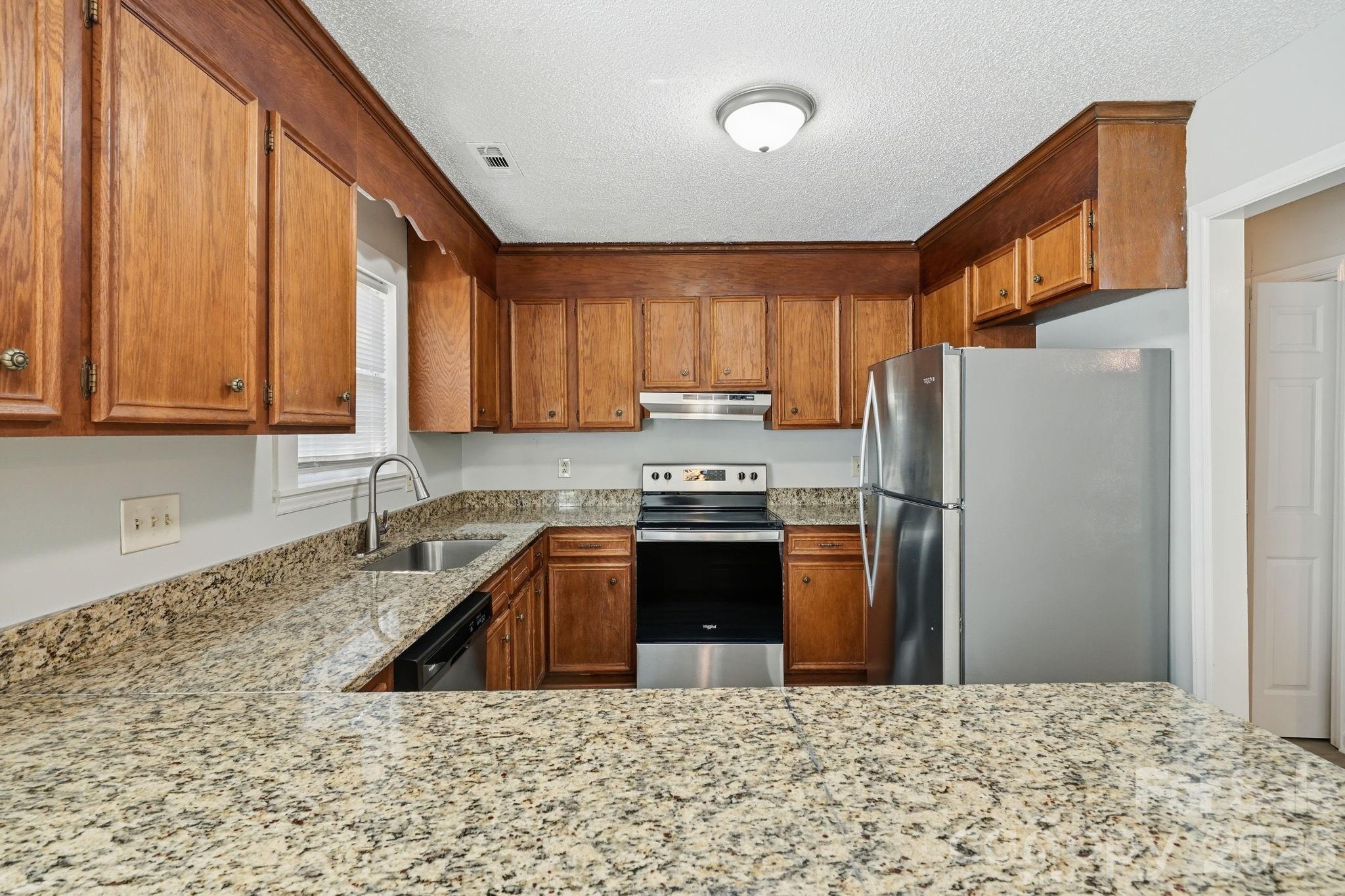 11813 Moonridge Drive — Charlotte