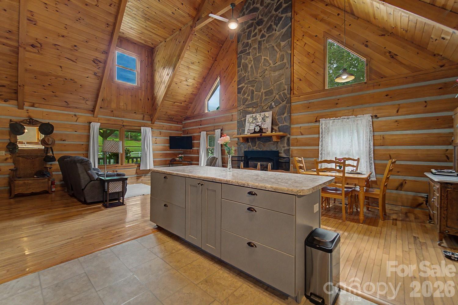 538 East Fork Road — Sylva