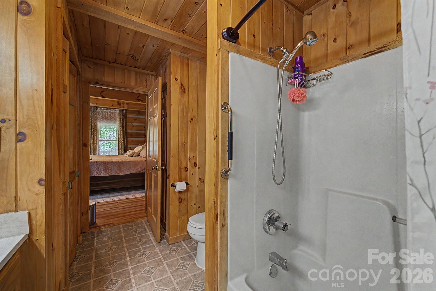 538 East Fork Road — Sylva