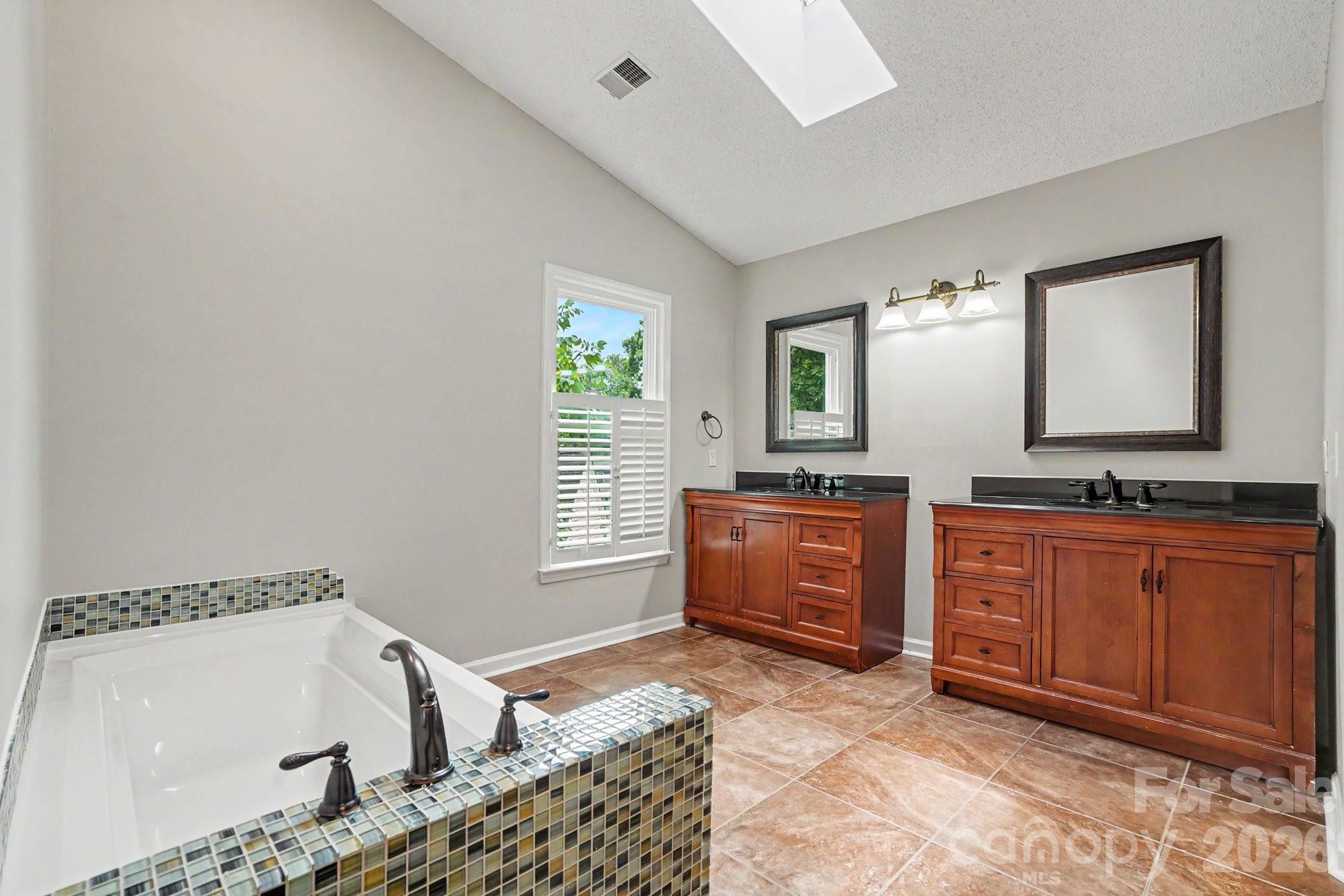9604 Newby Lane — Matthews