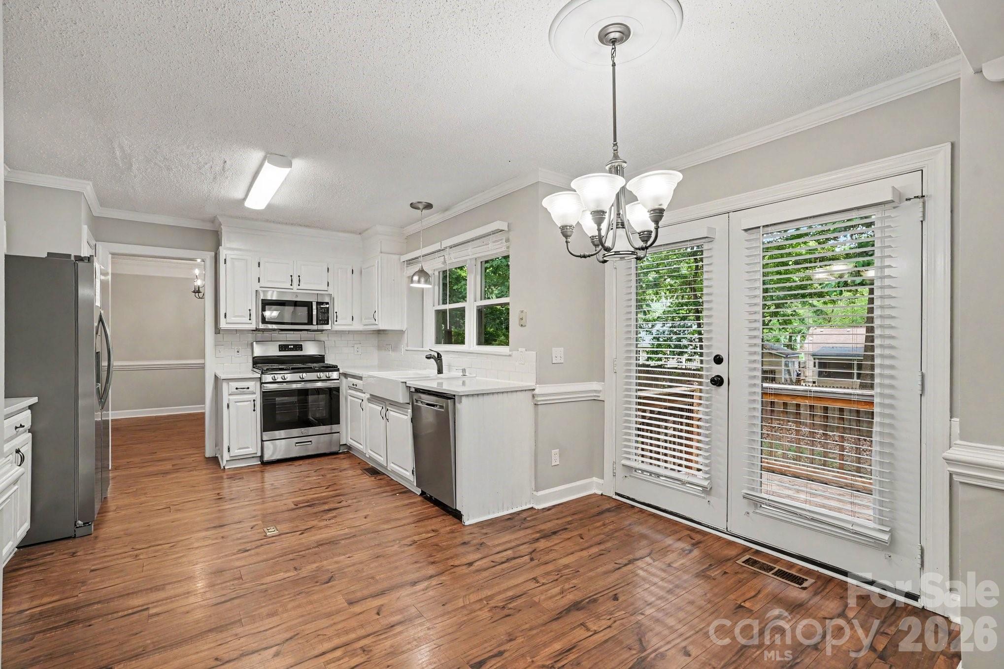 9604 Newby Lane — Matthews