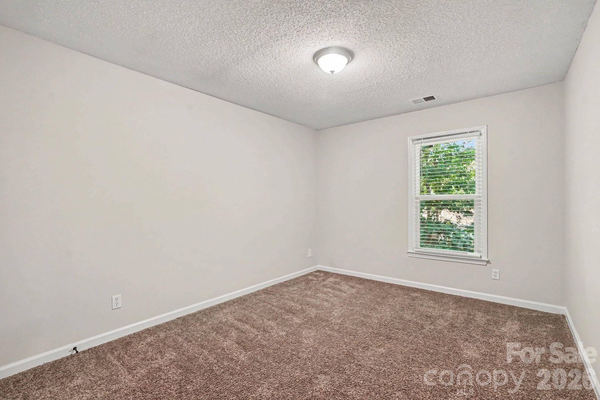 9604 Newby Lane — Matthews