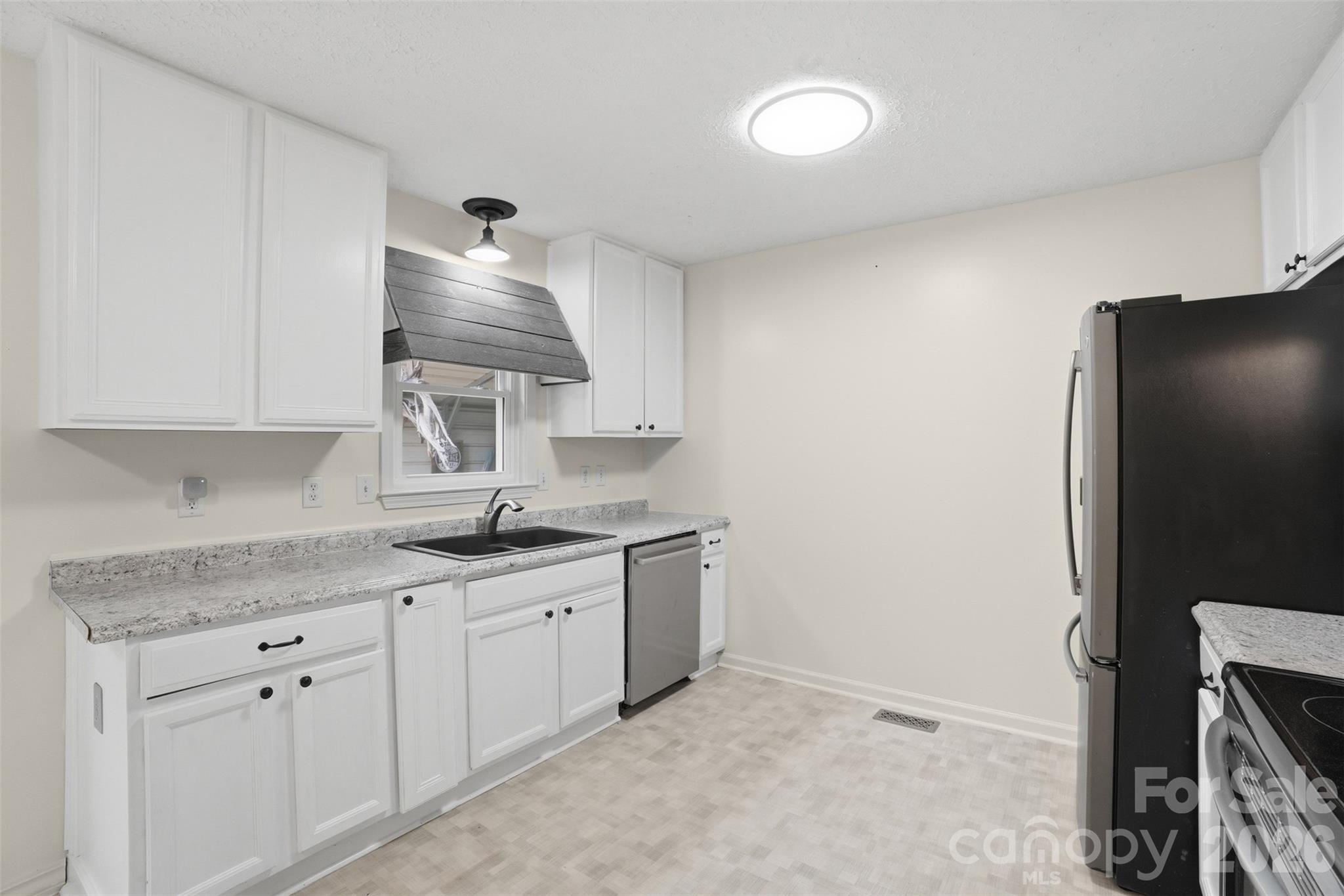 121 Oak Street — Belmont