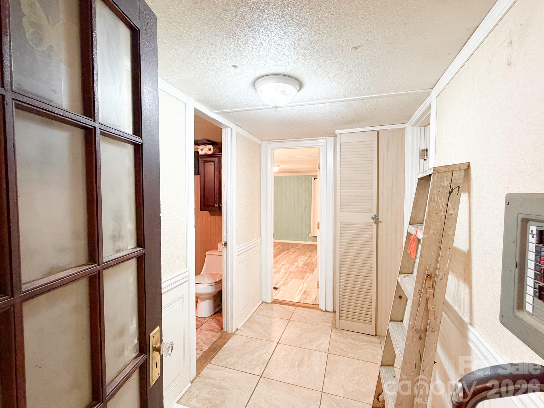 14840 Short Cut Road — Gold Hill