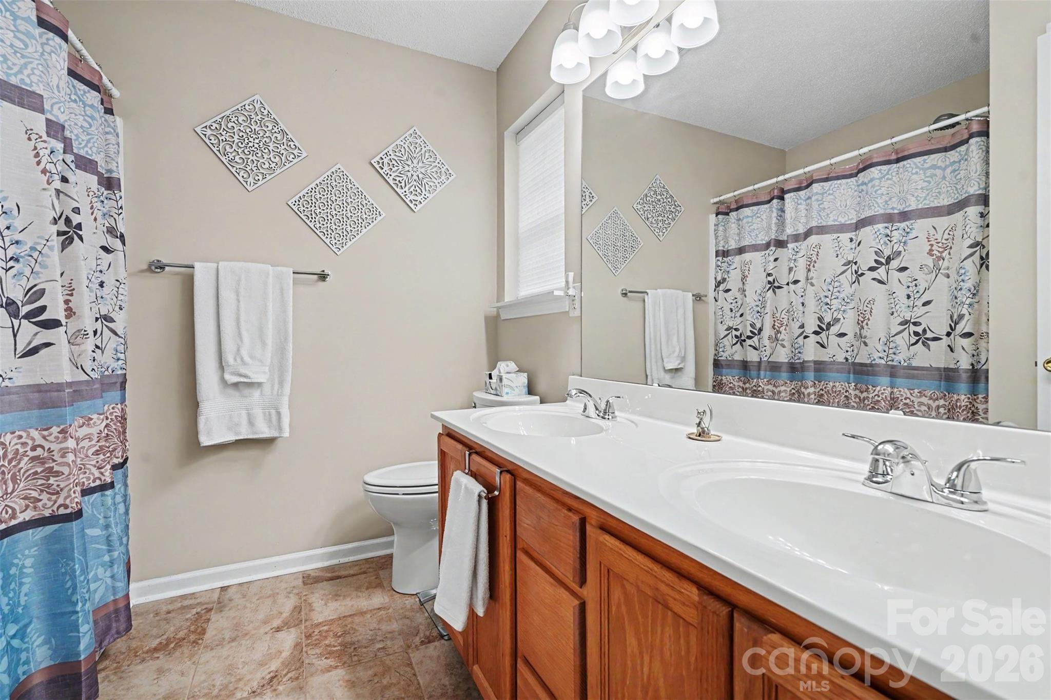 605 Gelderland Drive — Matthews