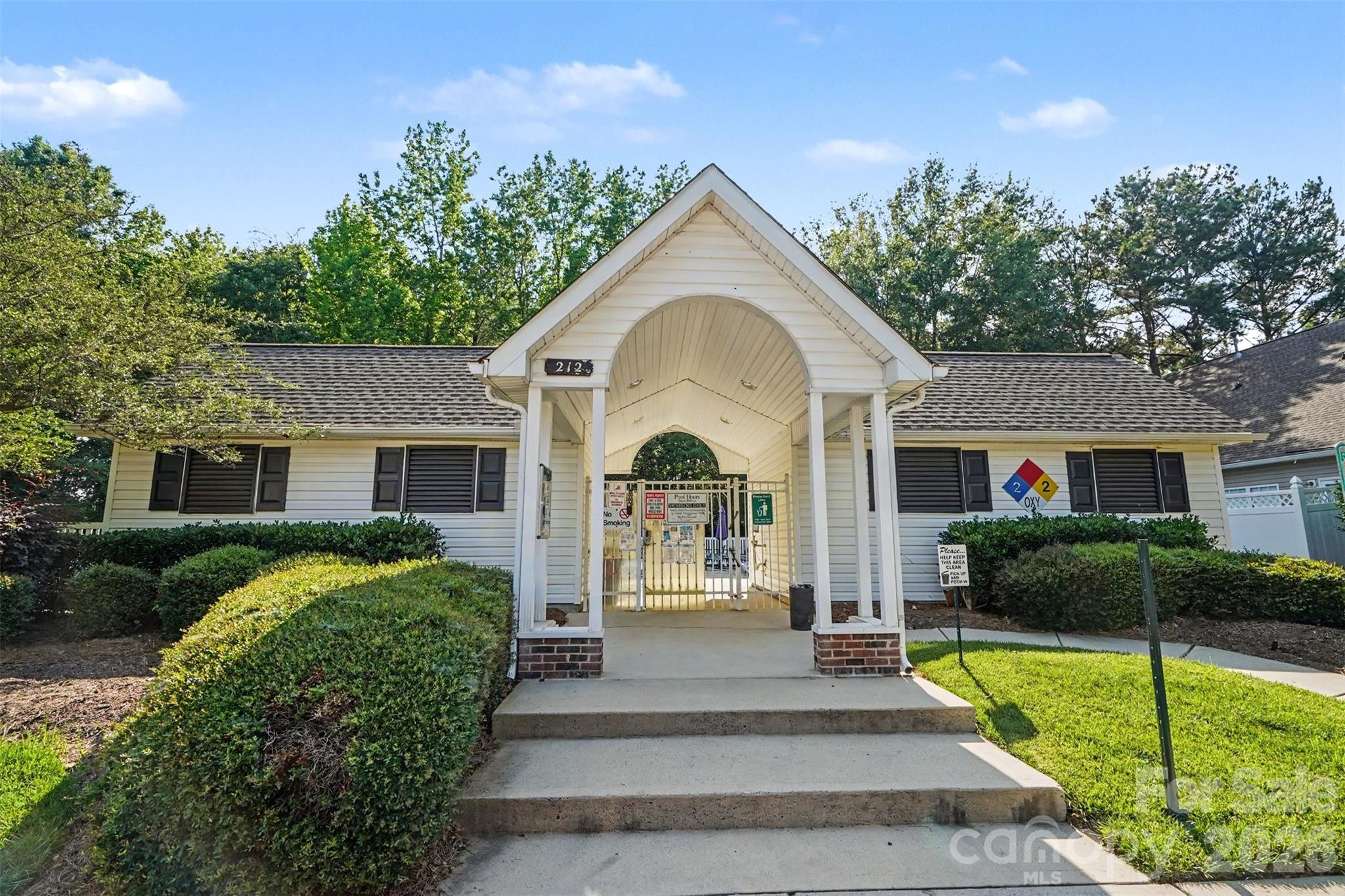 605 Gelderland Drive — Matthews