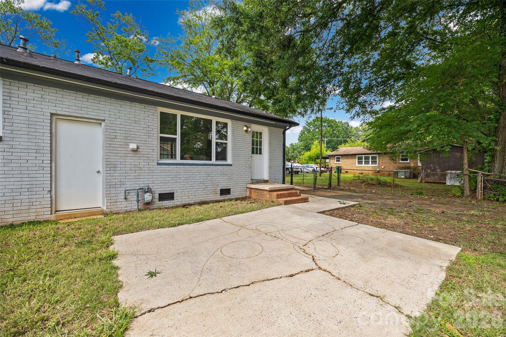 4713 Tanglebriar Drive — Charlotte