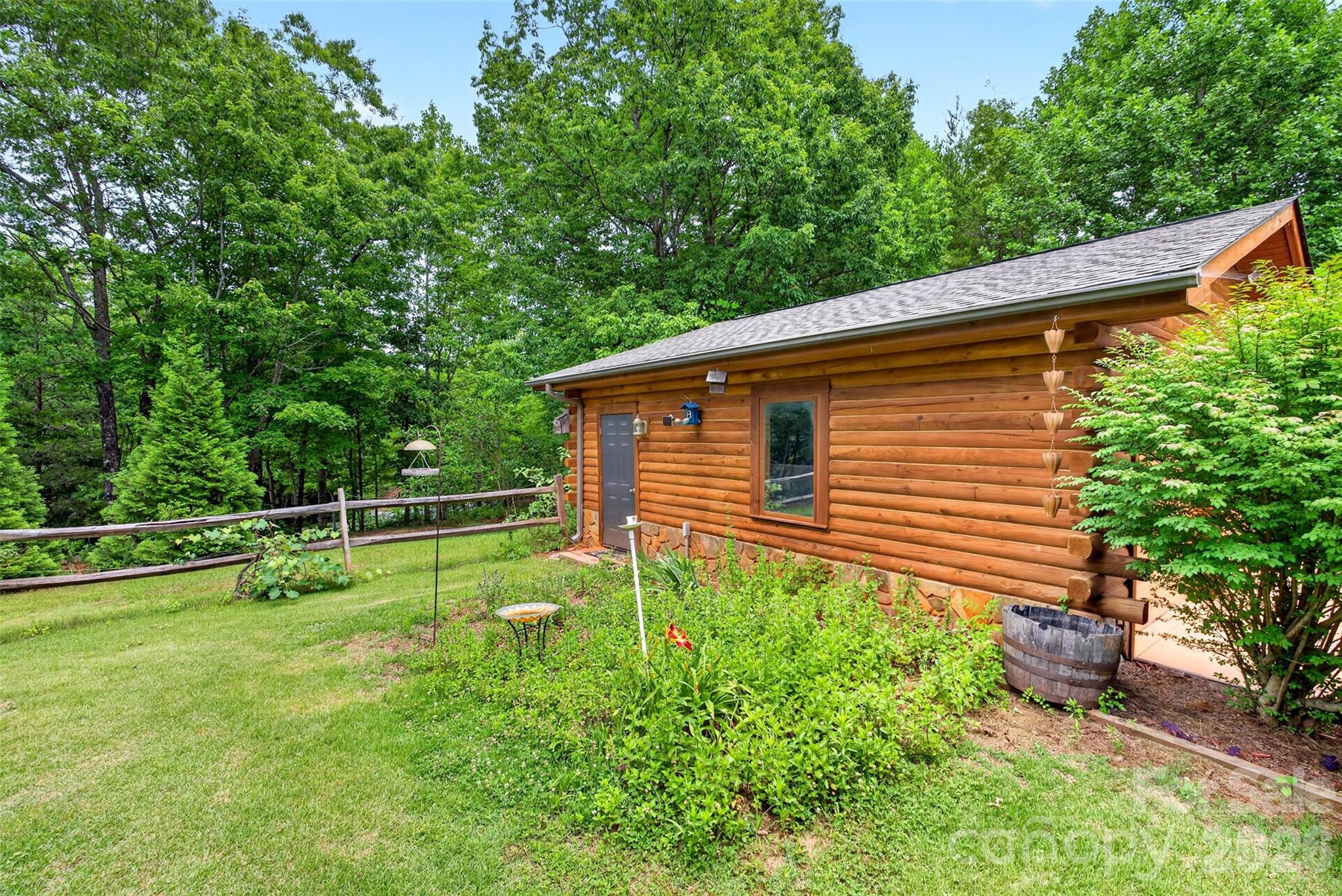 535 N Highland Road — Mill Spring