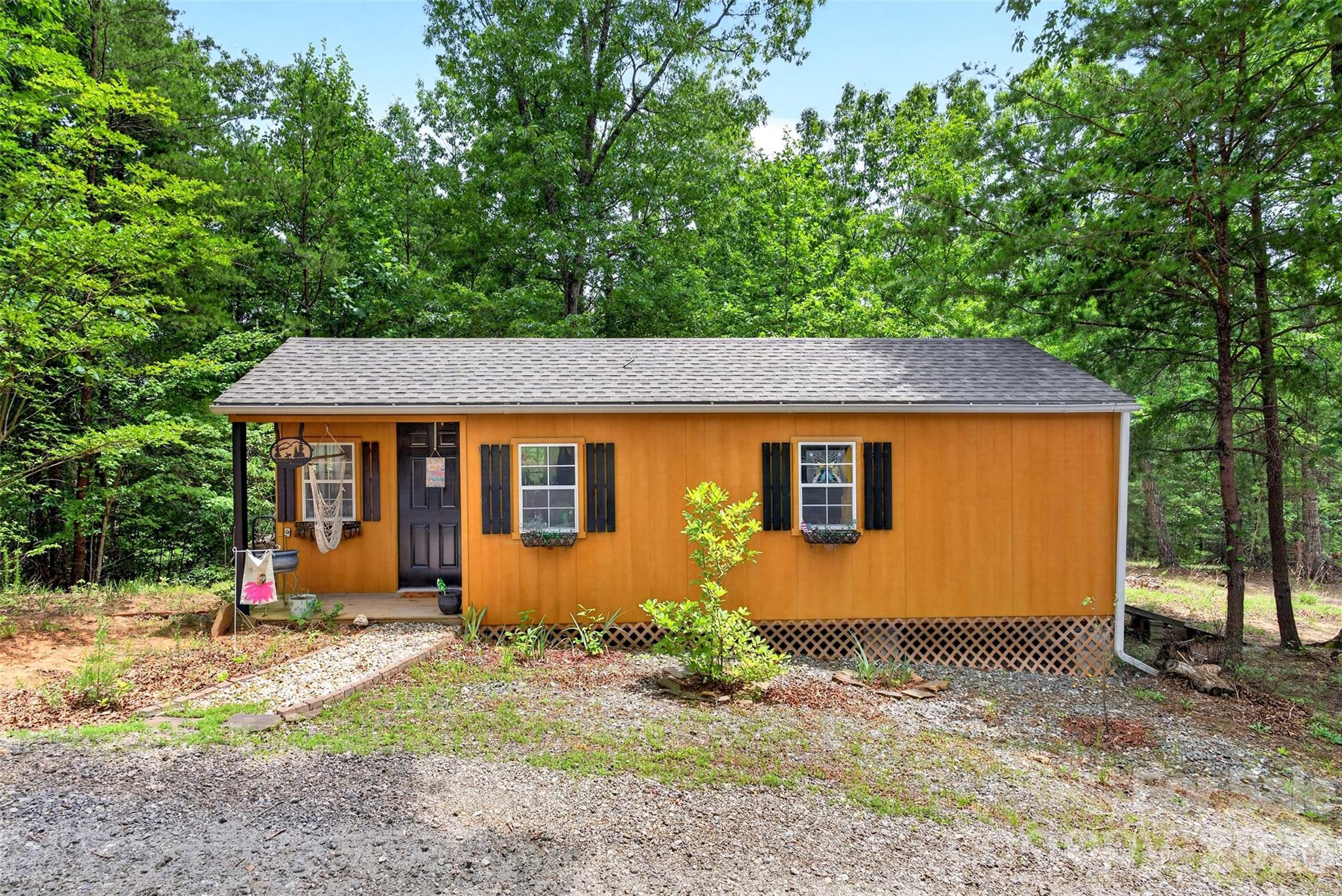 535 N Highland Road — Mill Spring