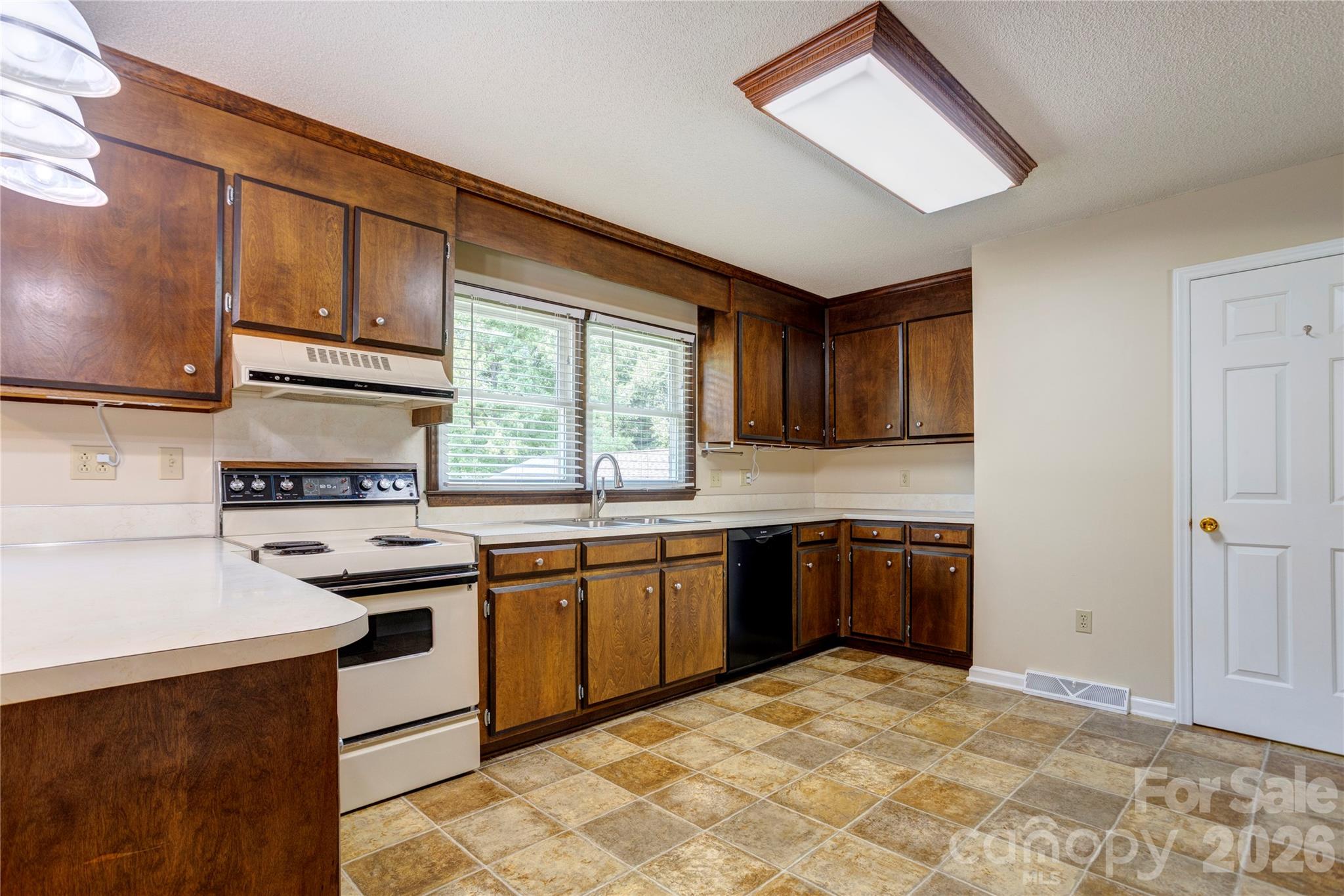 822 Rubens Road SW — Concord