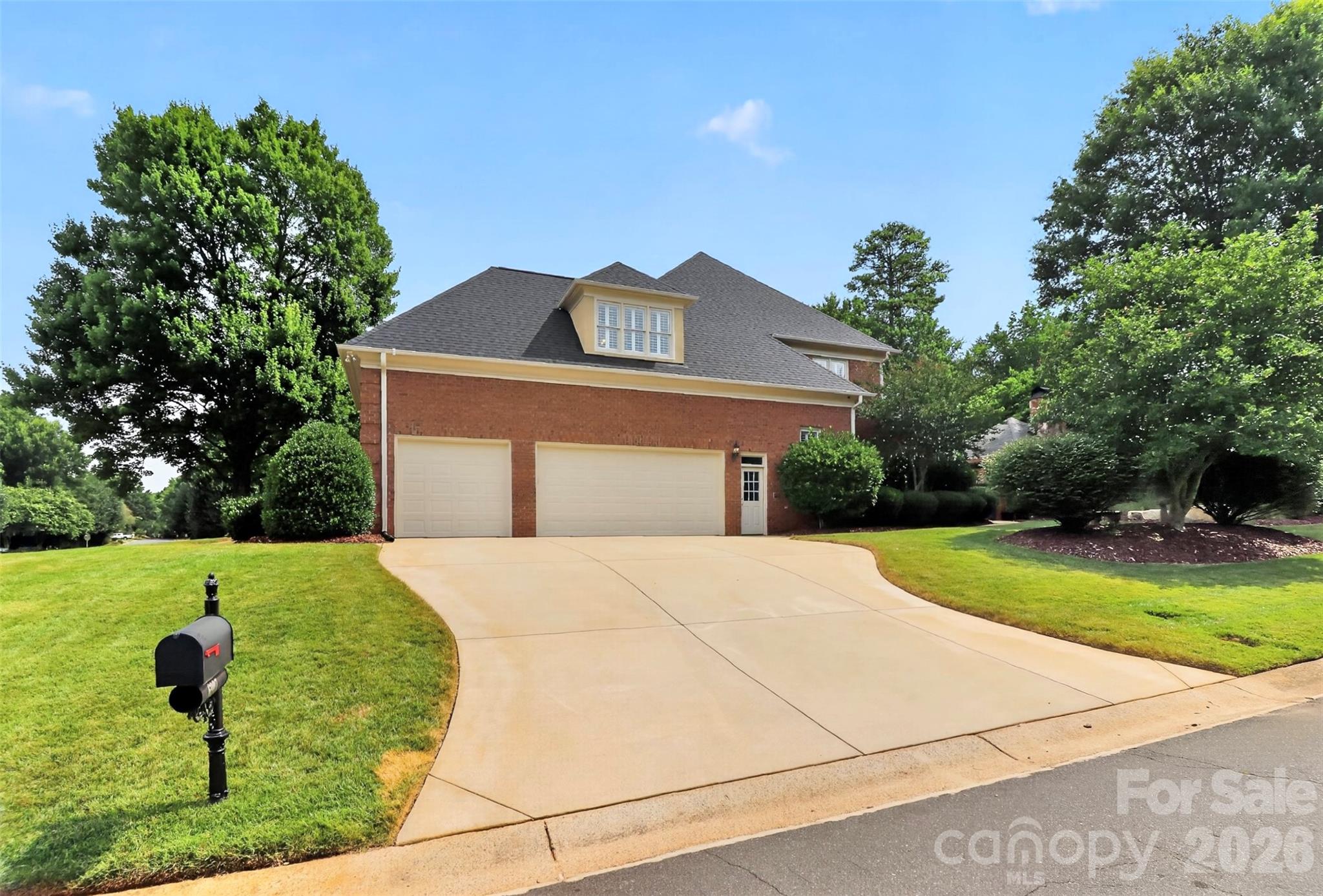 6907 Meadow Run Lane — Charlotte