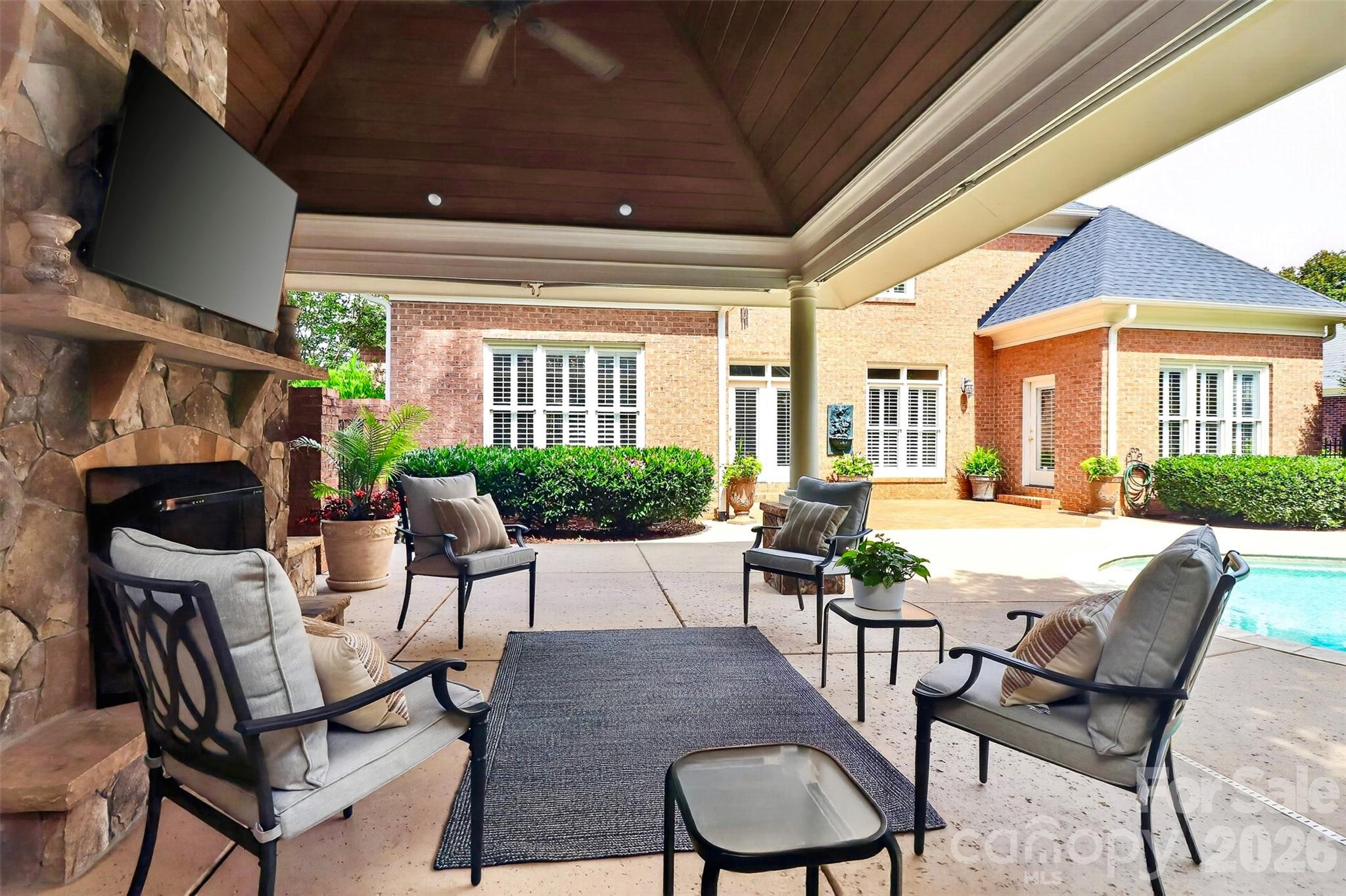 6907 Meadow Run Lane — Charlotte