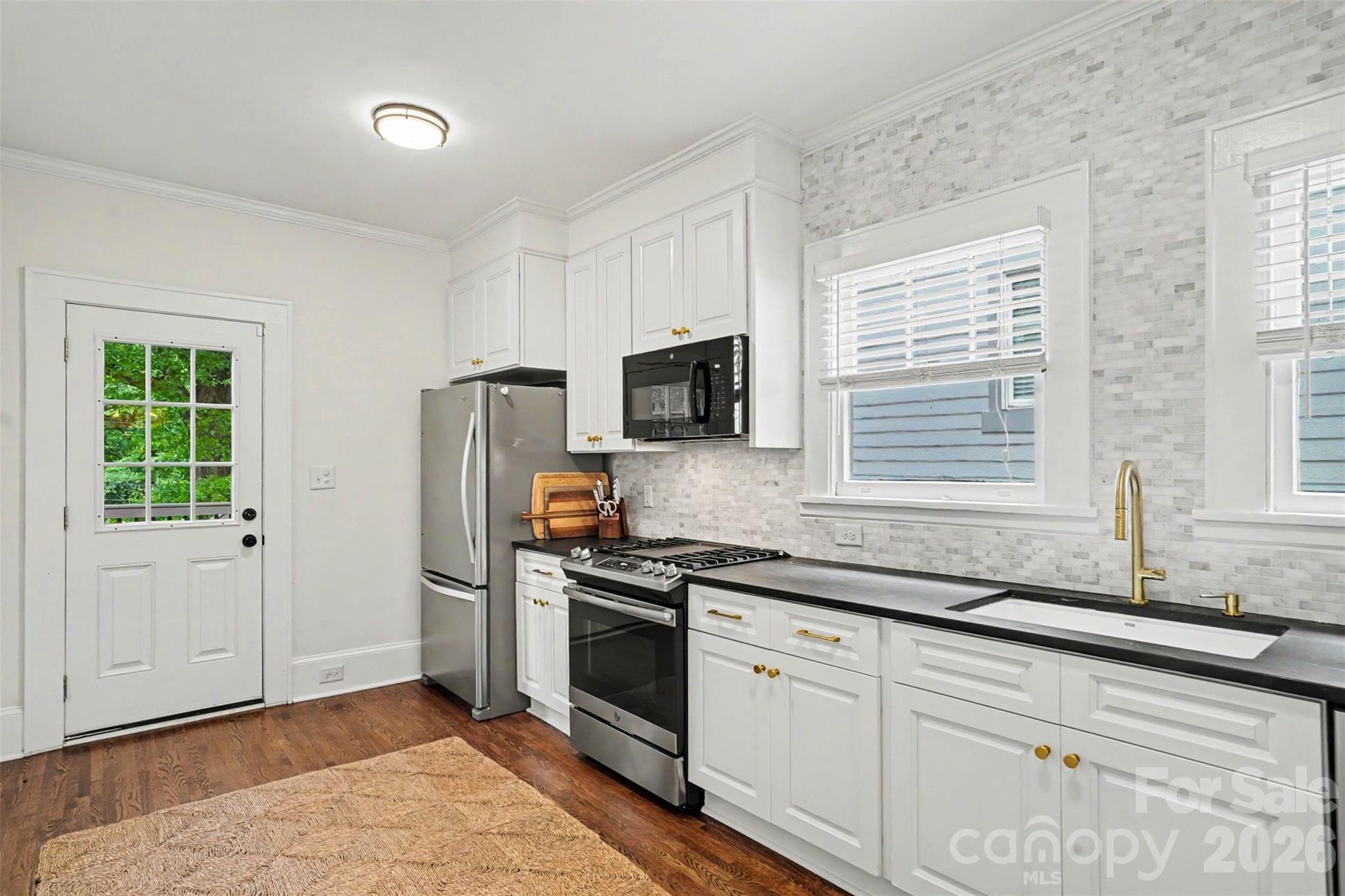 2124 Lombardy Circle — Charlotte