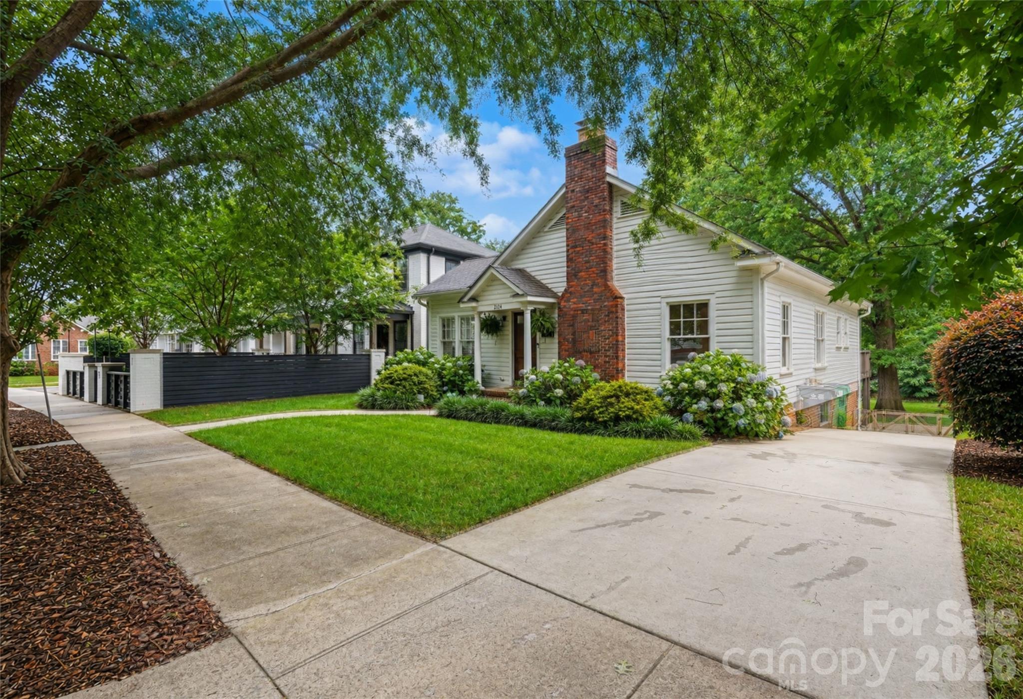 2124 Lombardy Circle — Charlotte