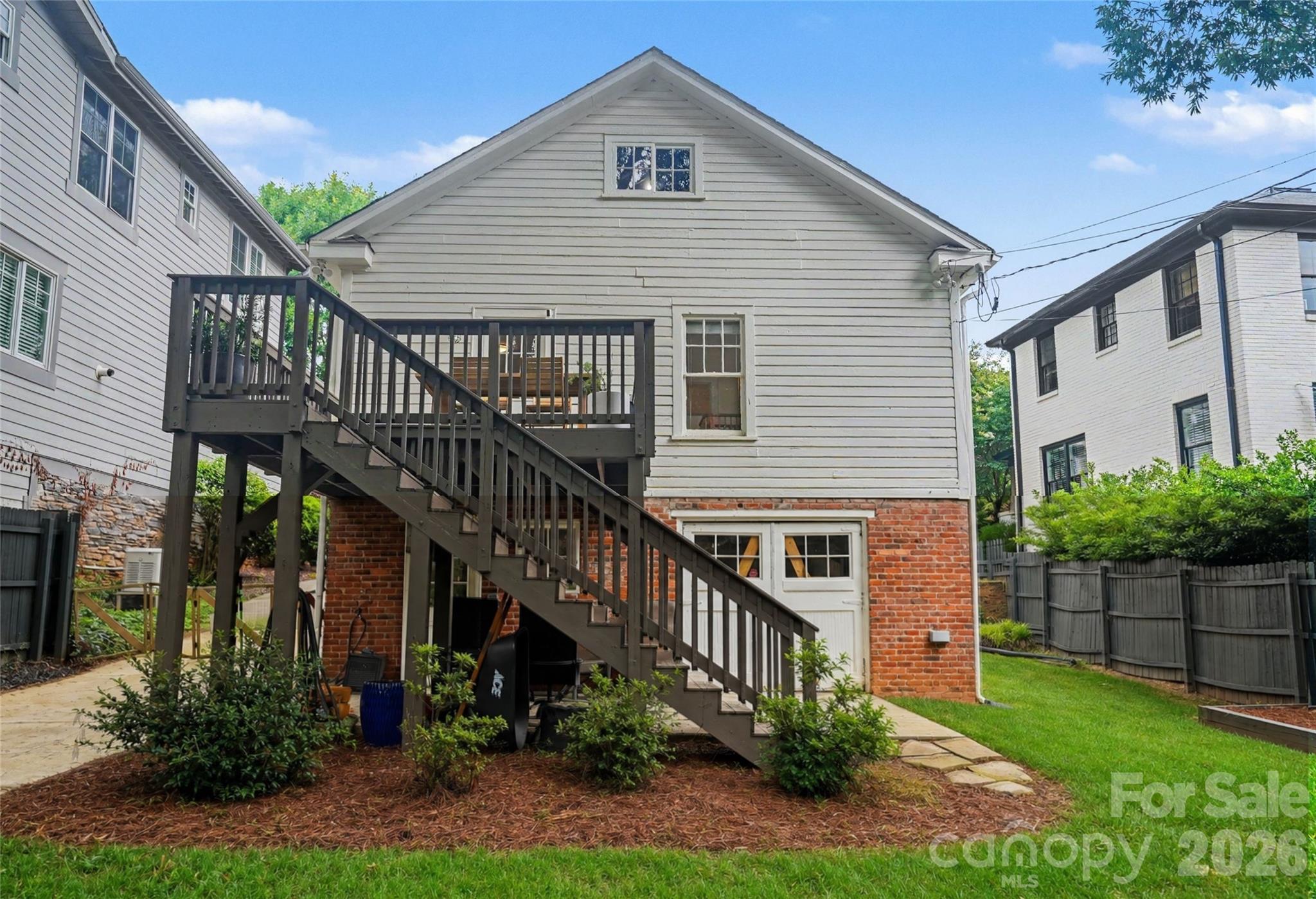2124 Lombardy Circle — Charlotte