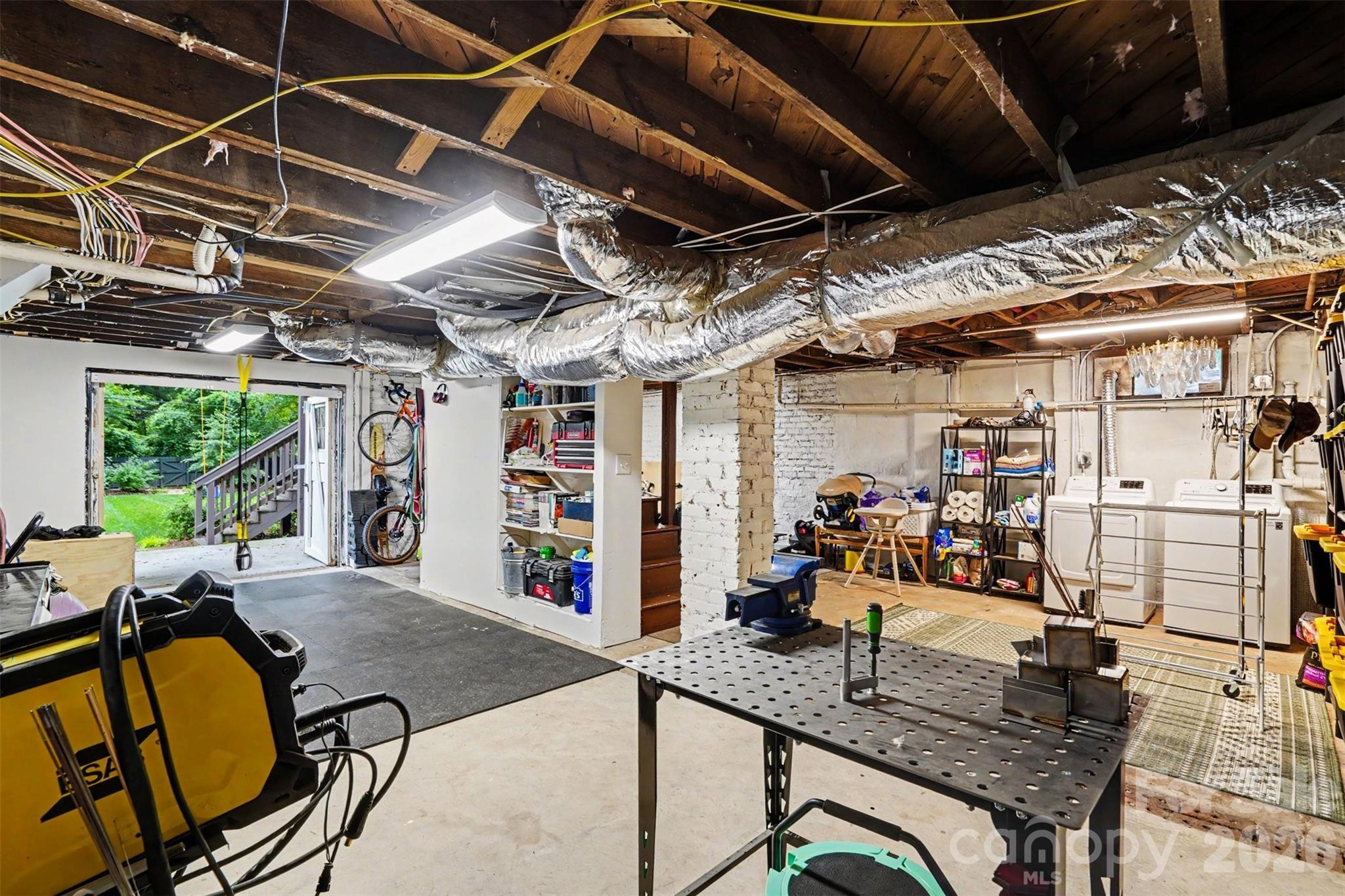2124 Lombardy Circle — Charlotte