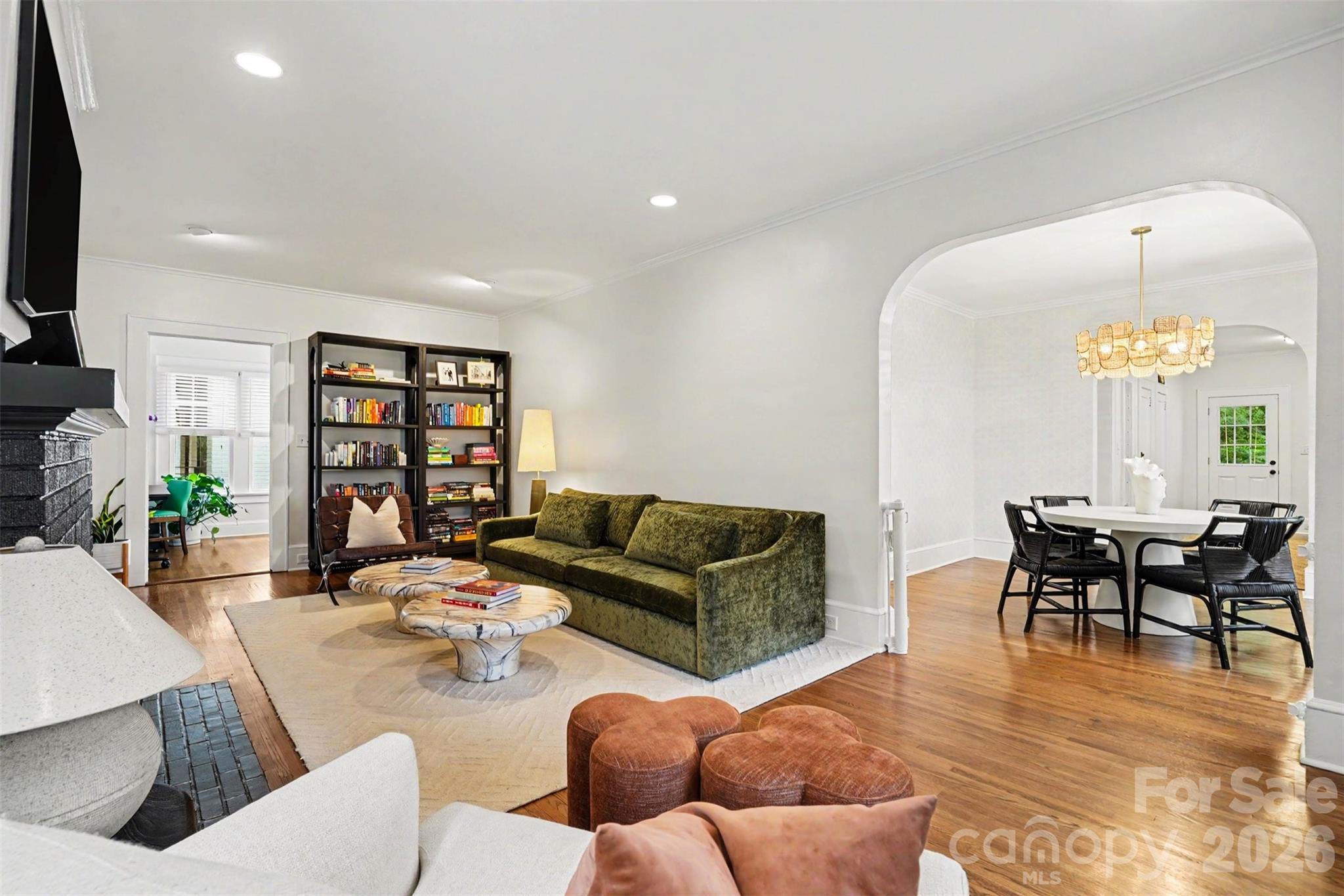 2124 Lombardy Circle — Charlotte