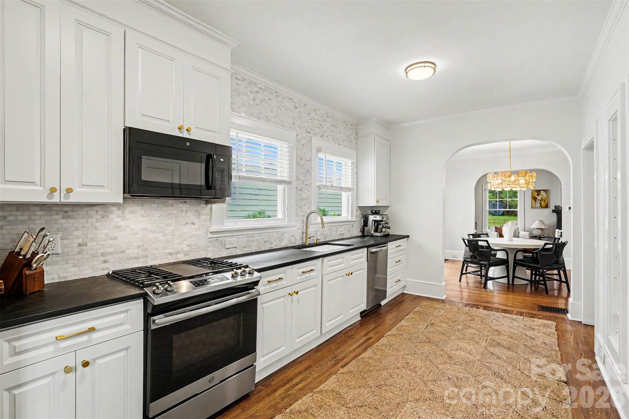 2124 Lombardy Circle — Charlotte