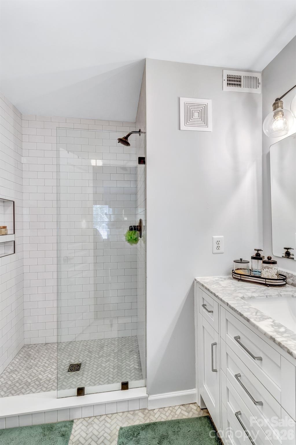 2601 Sagamore Lane — Asheville