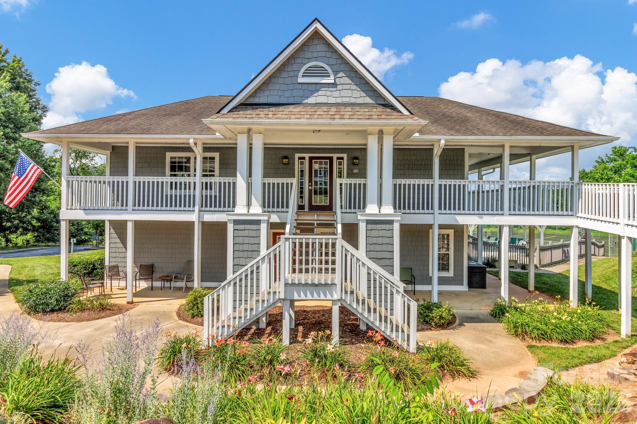2601 Sagamore Lane — Asheville