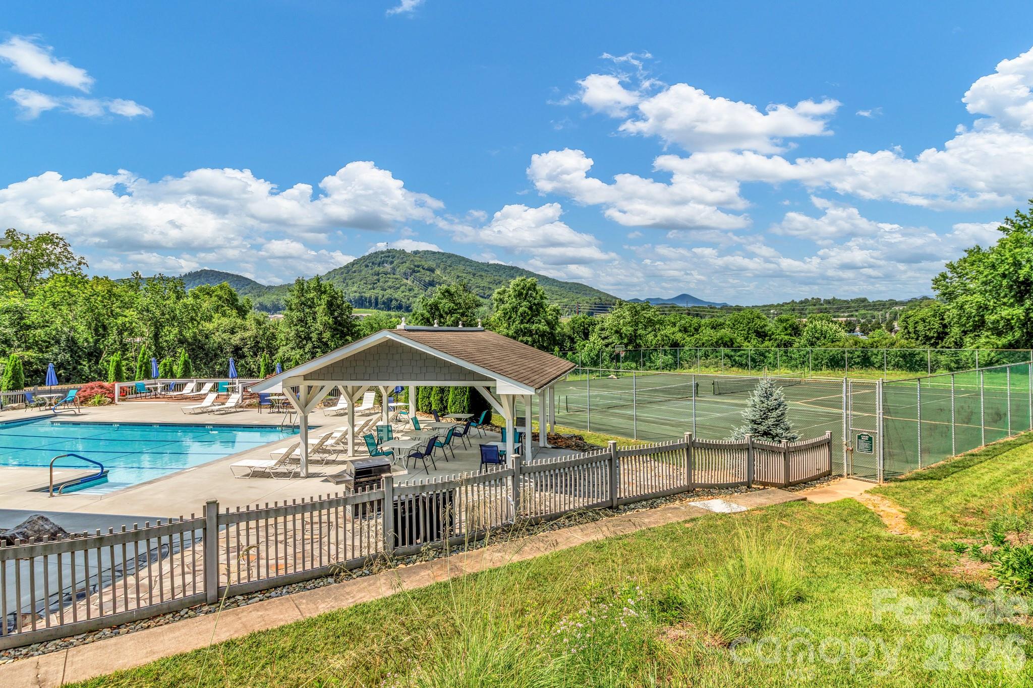 2601 Sagamore Lane — Asheville