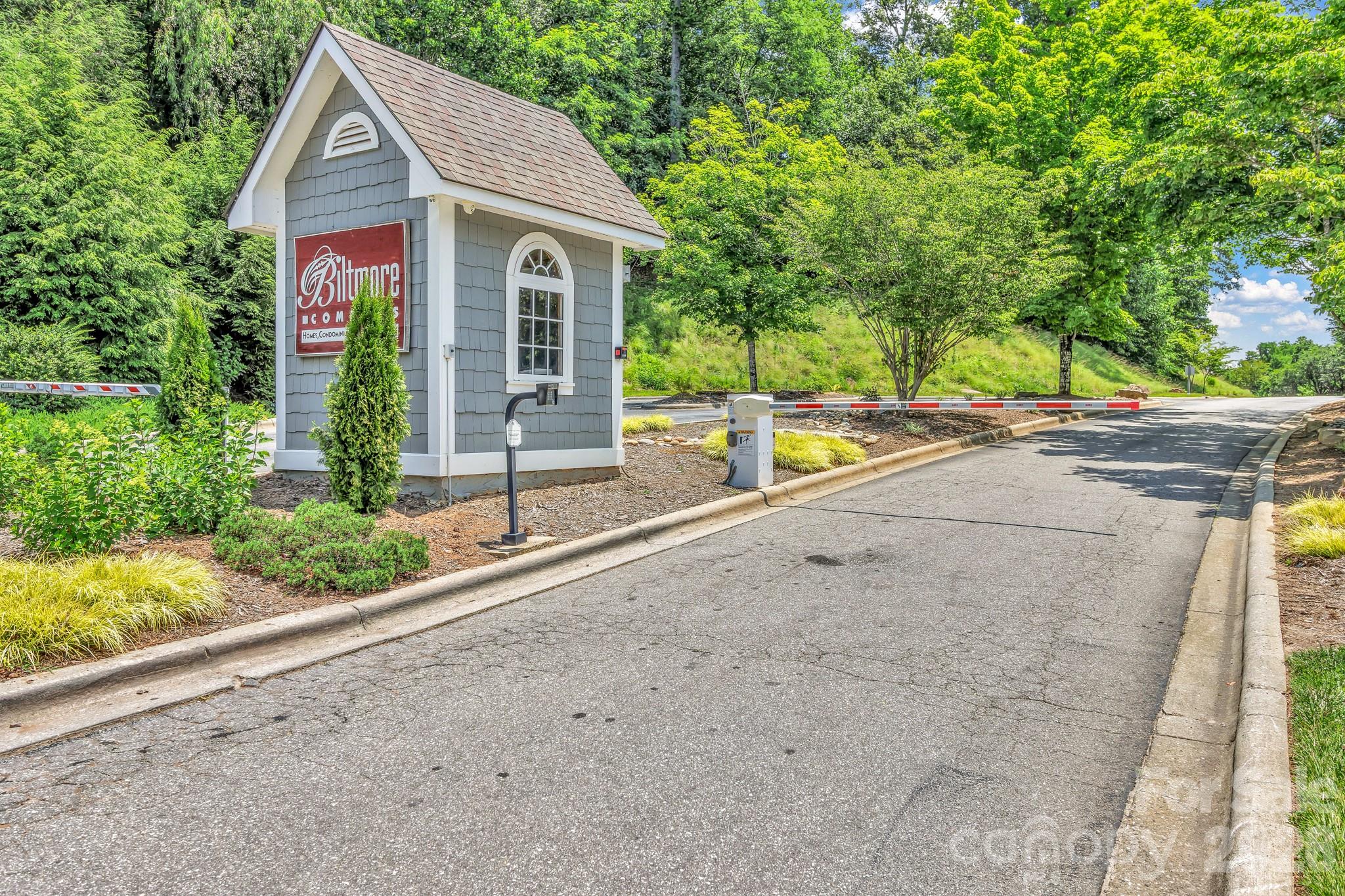 2601 Sagamore Lane — Asheville