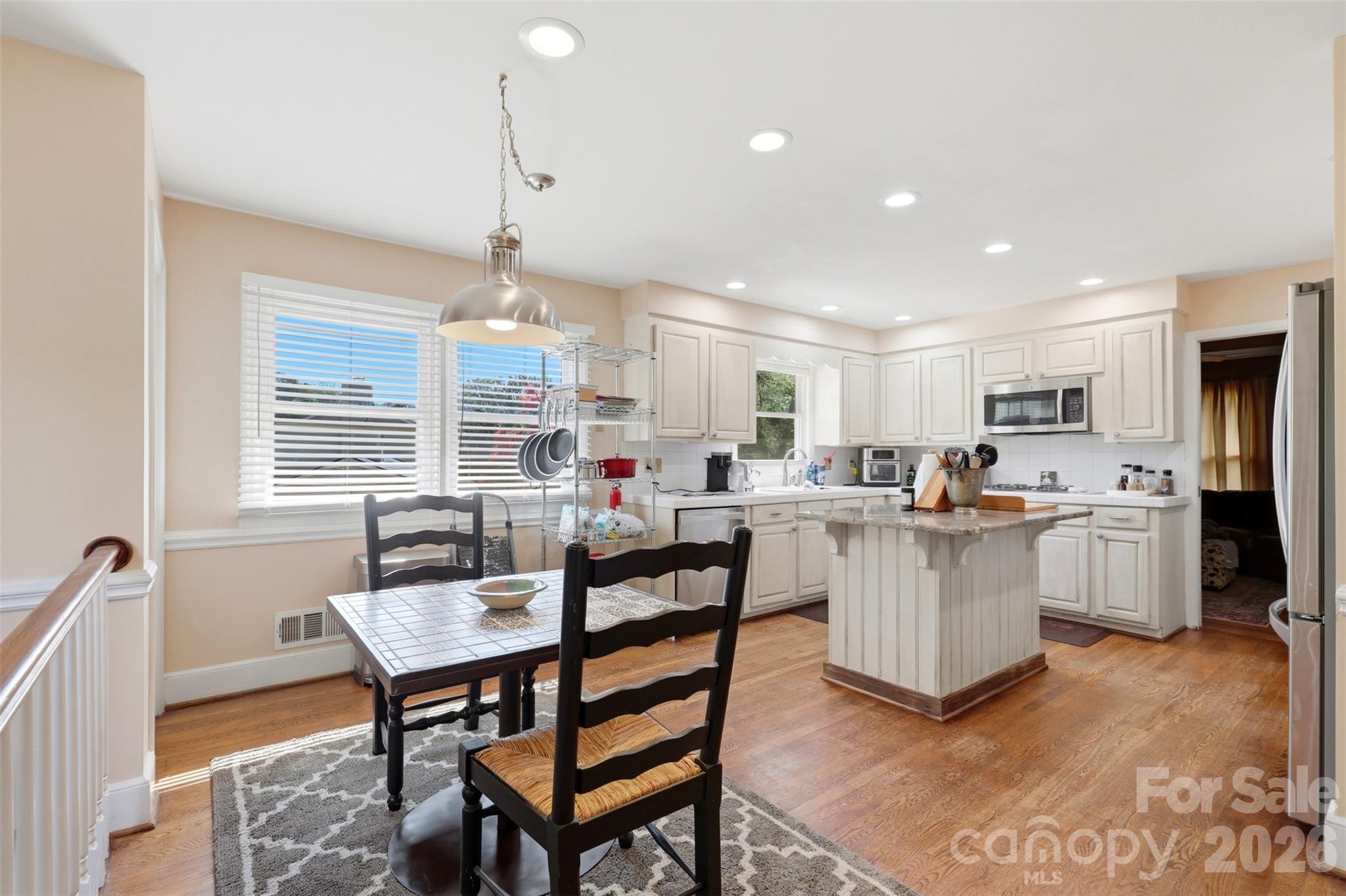 2620 Lynbridge Drive — Charlotte