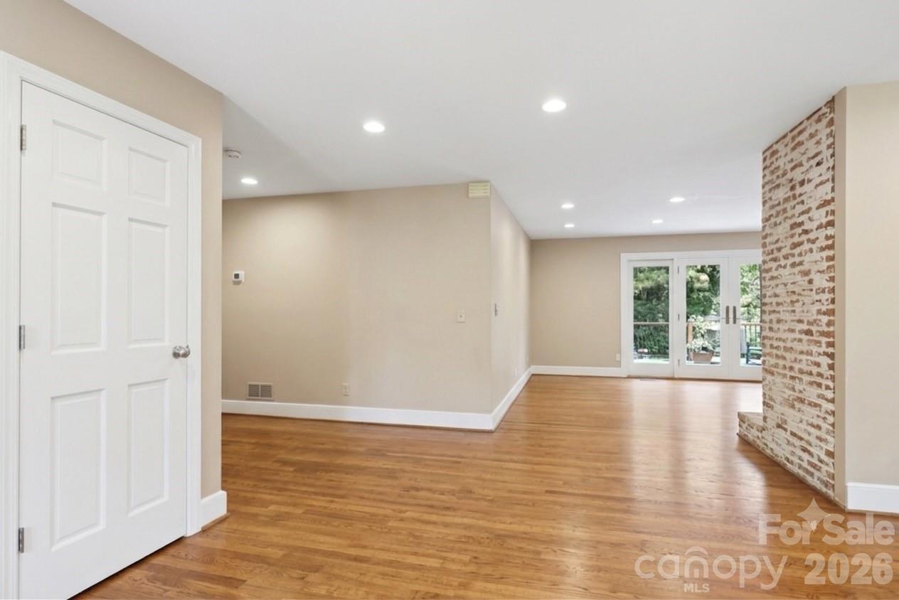2620 Lynbridge Drive — Charlotte
