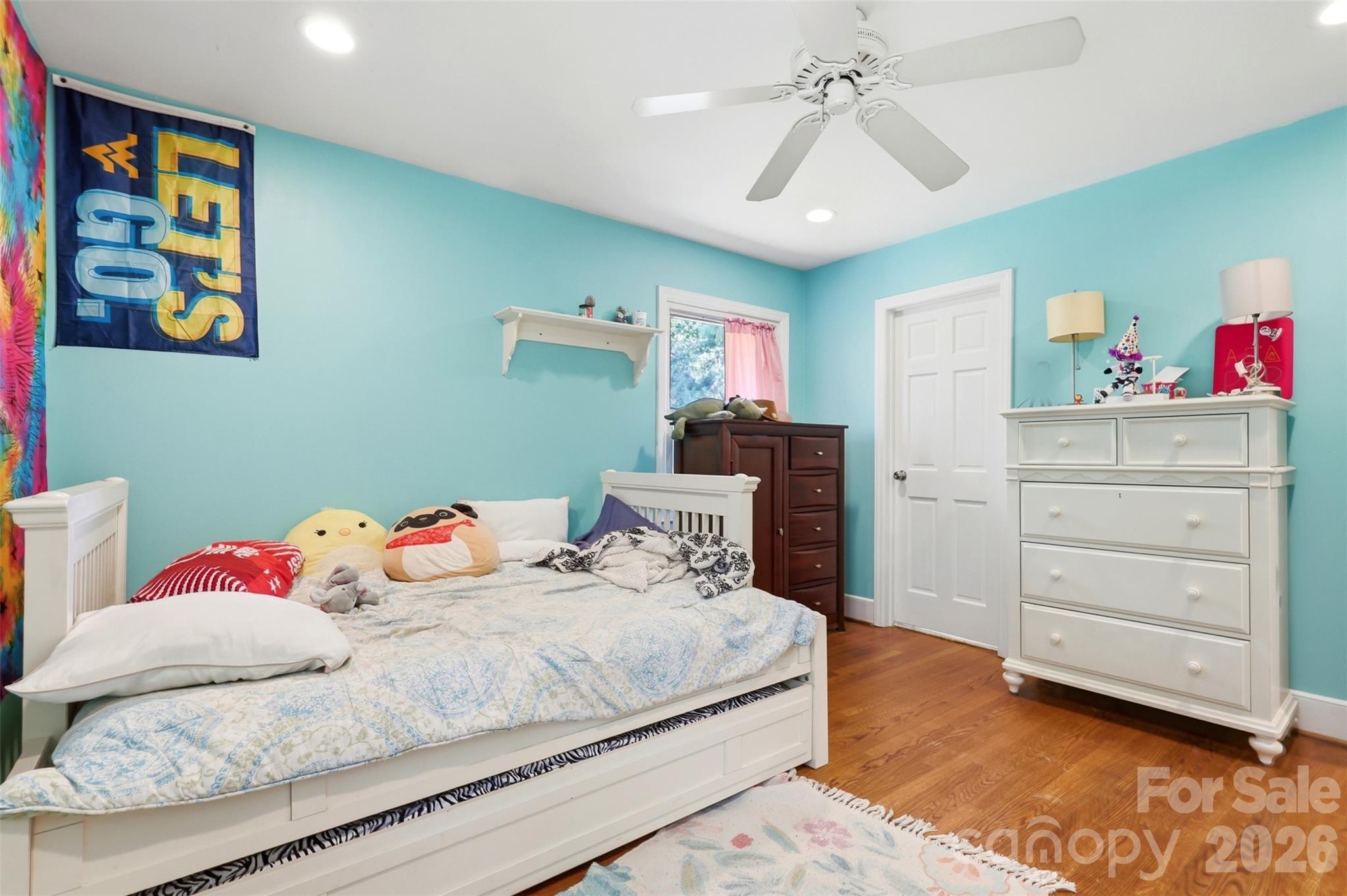 2620 Lynbridge Drive — Charlotte