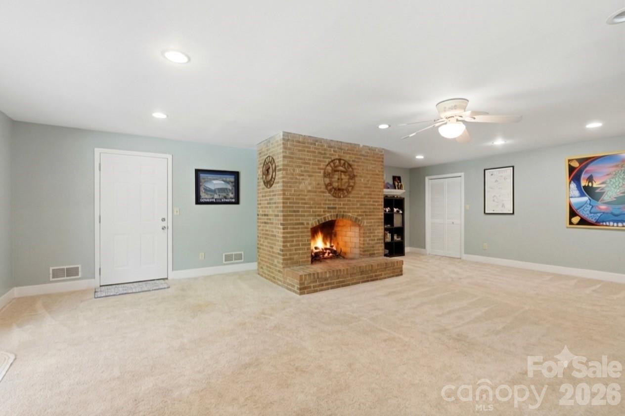 2620 Lynbridge Drive — Charlotte