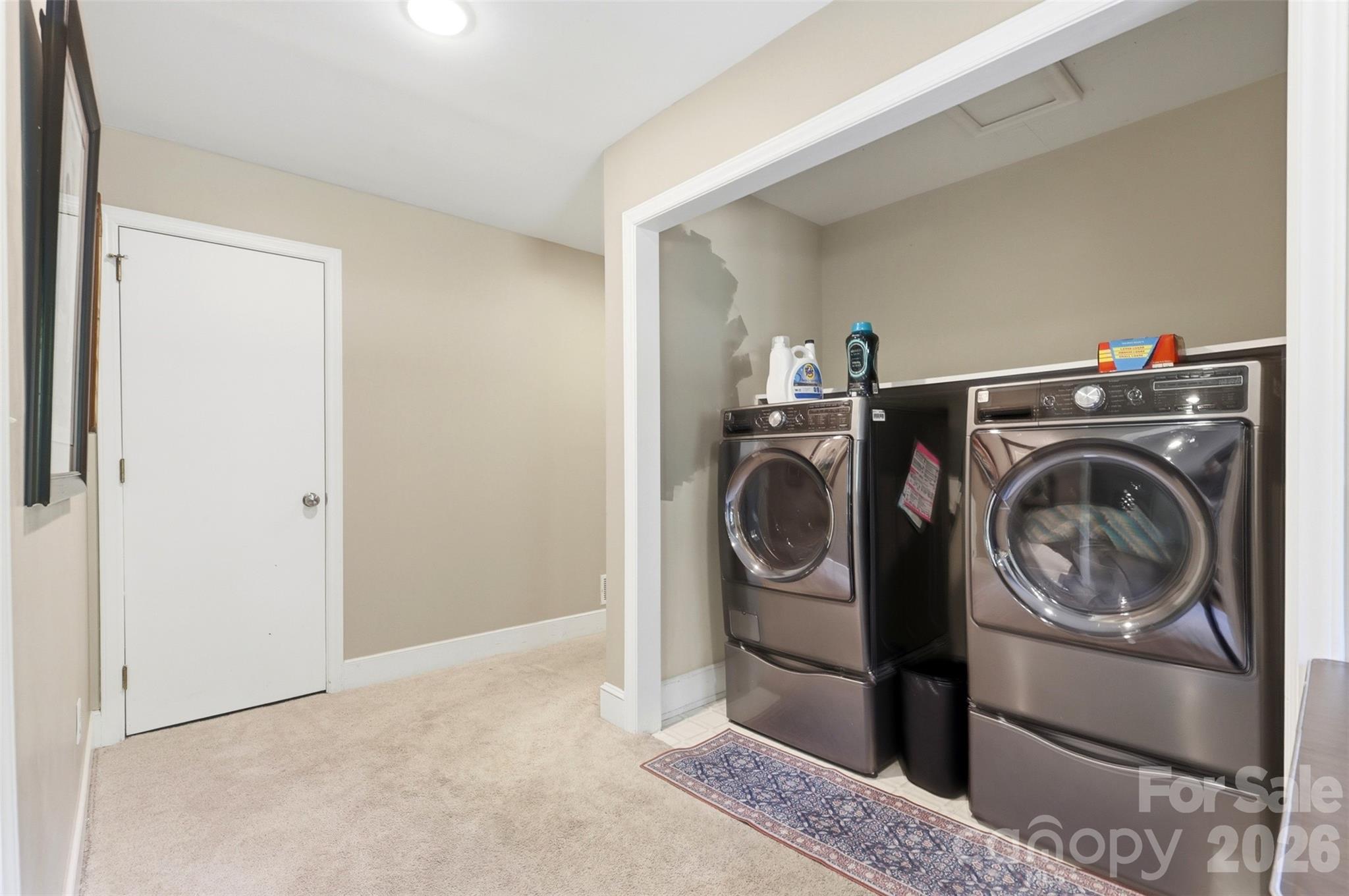 2620 Lynbridge Drive — Charlotte