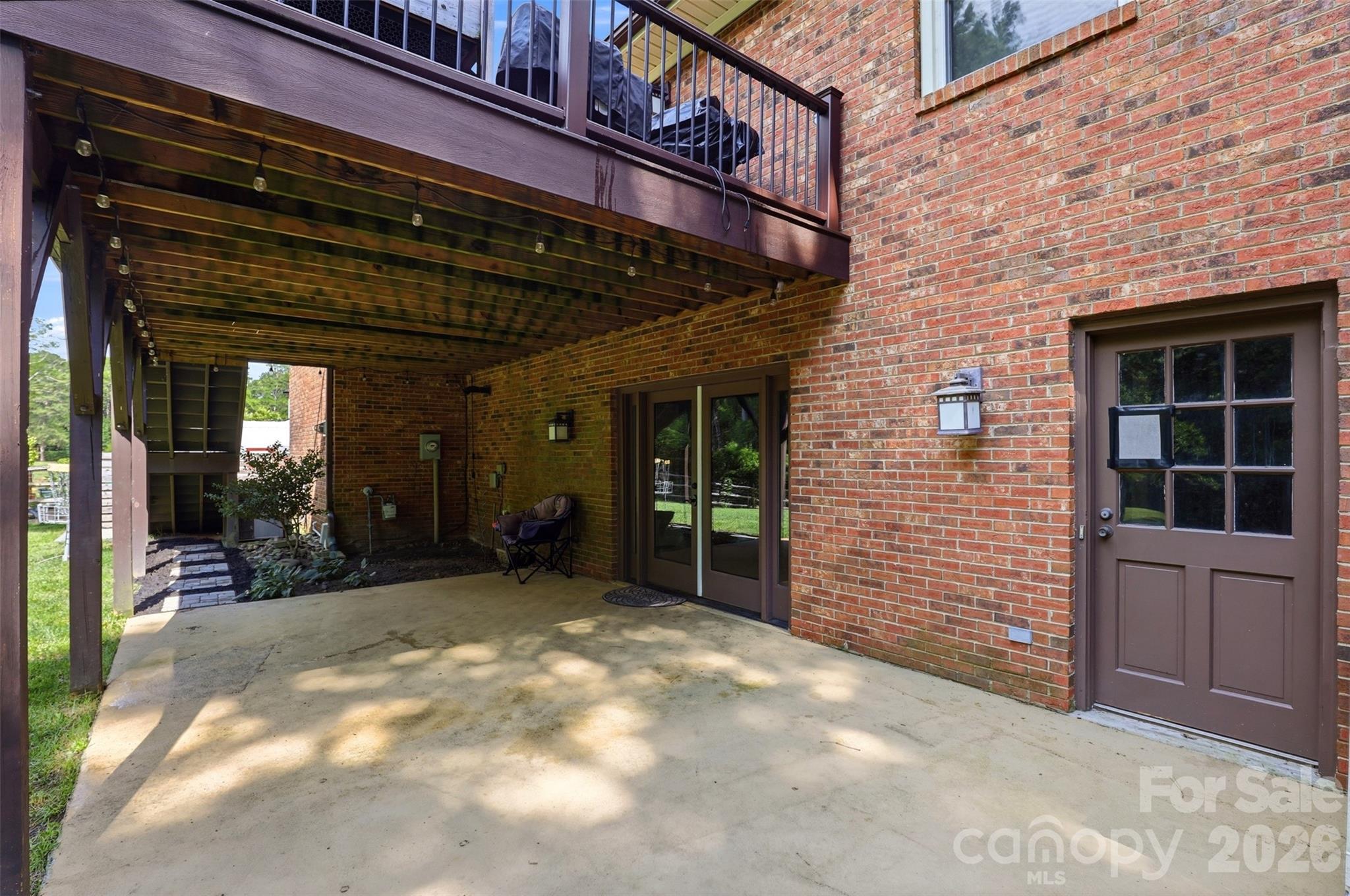 2620 Lynbridge Drive — Charlotte