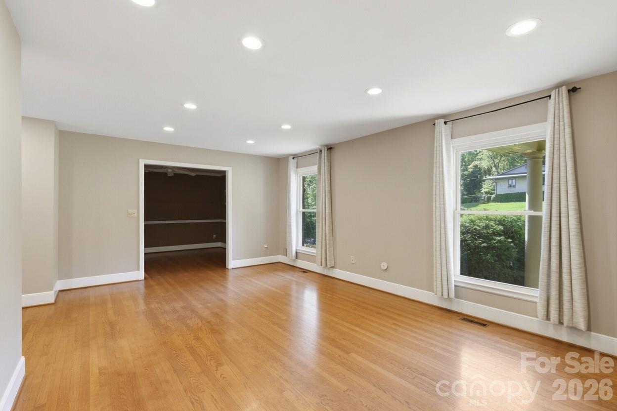 2620 Lynbridge Drive — Charlotte