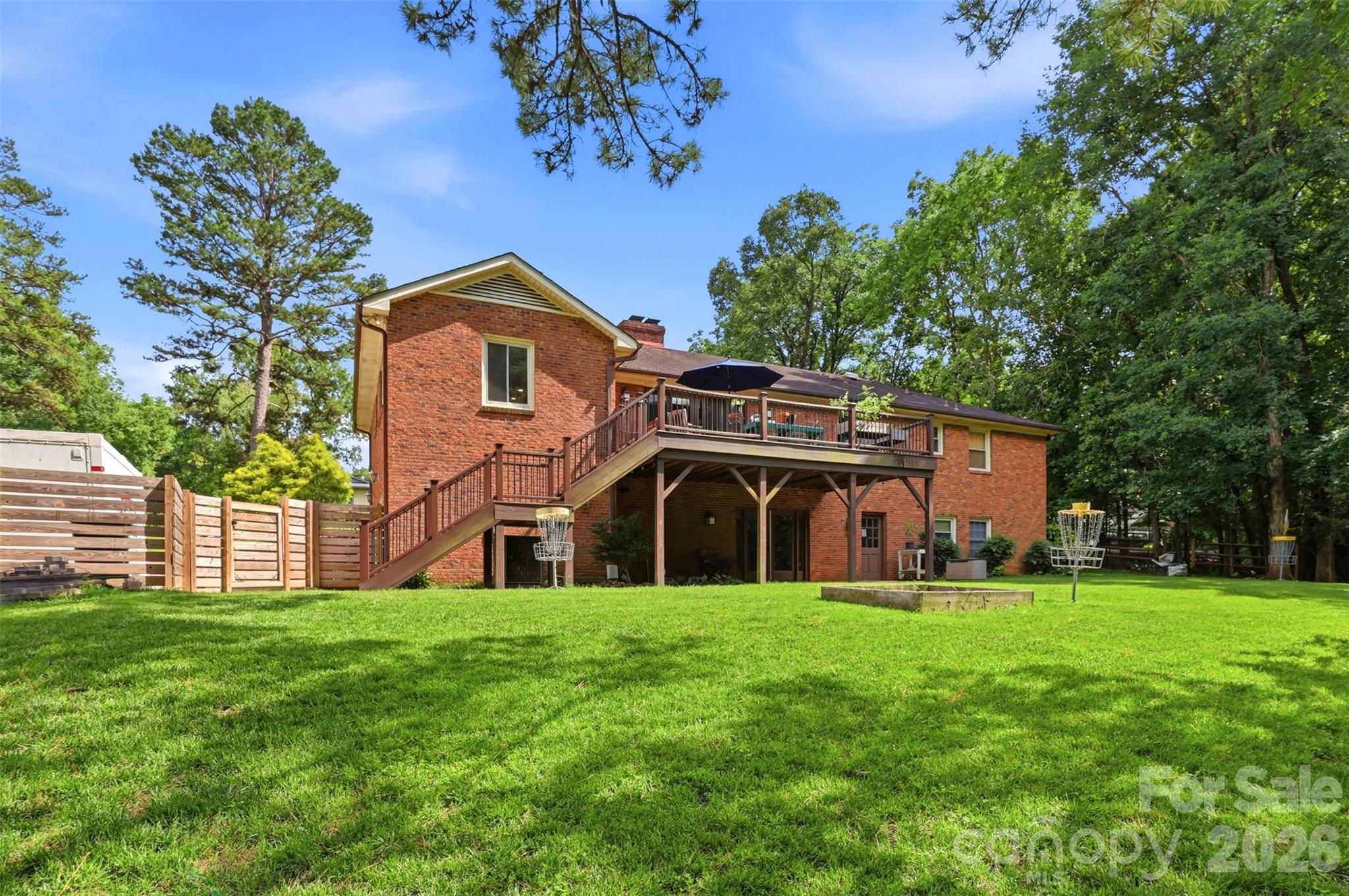 2620 Lynbridge Drive — Charlotte
