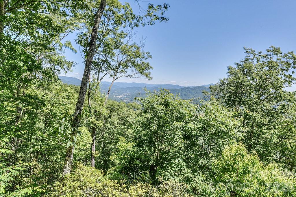 53 Kamama Trail — Maggie Valley