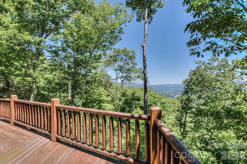53 Kamama Trail — Maggie Valley
