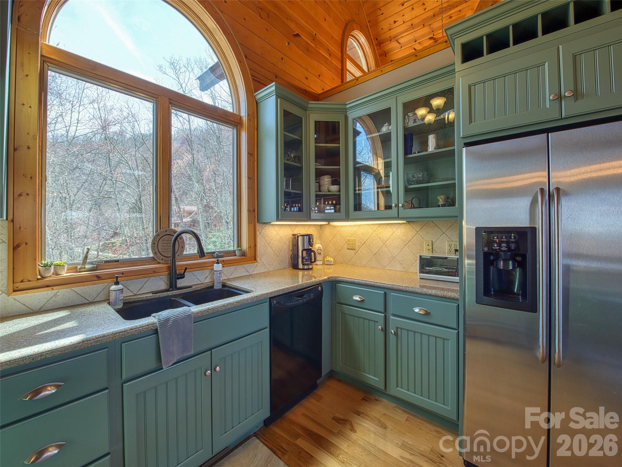 53 Kamama Trail — Maggie Valley