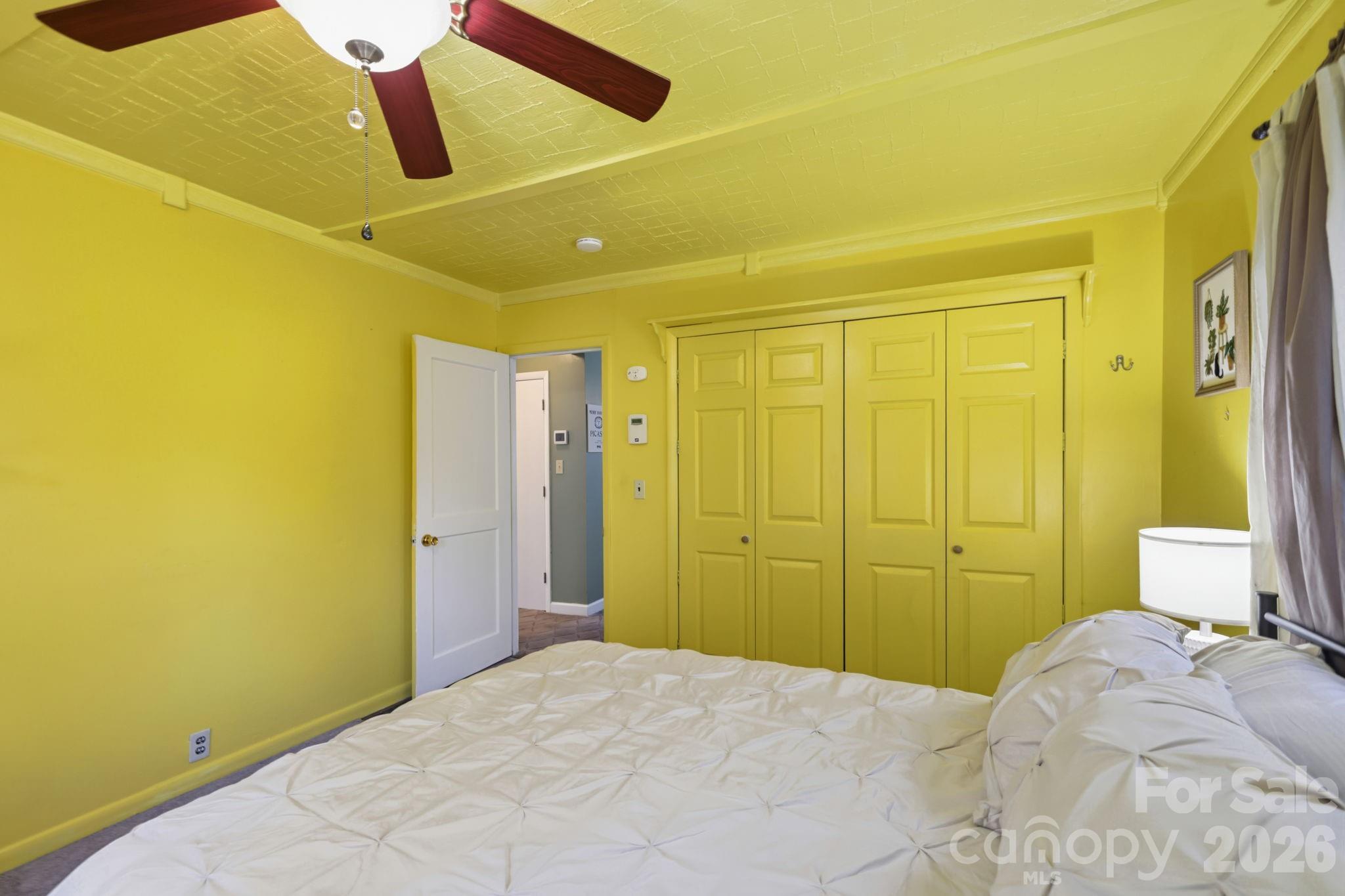 10 Eola Avenue — Asheville