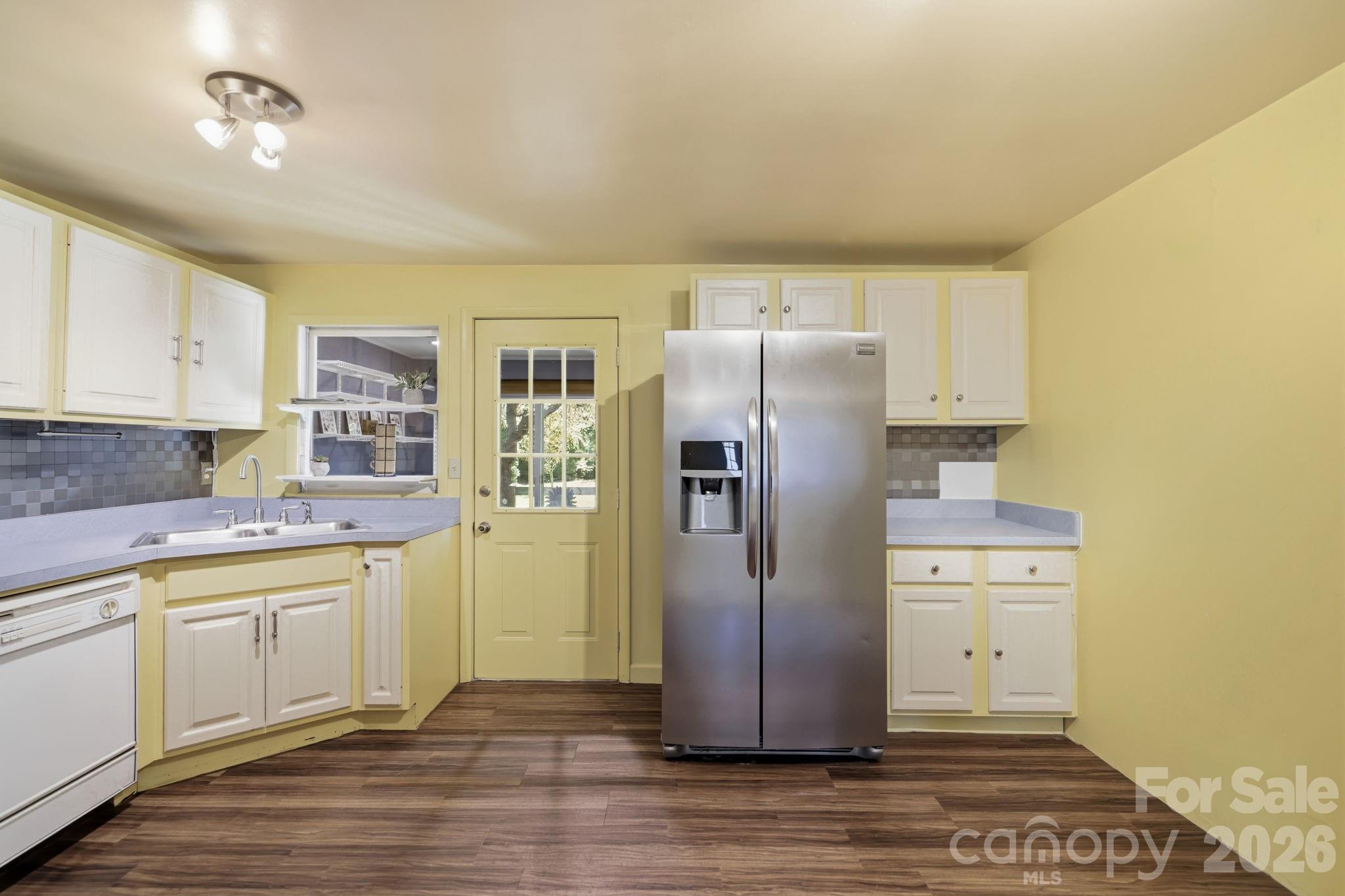 10 Eola Avenue — Asheville