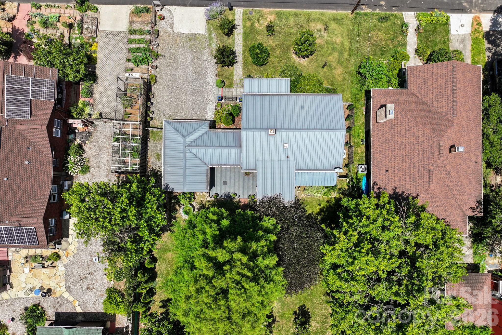 10 Eola Avenue — Asheville