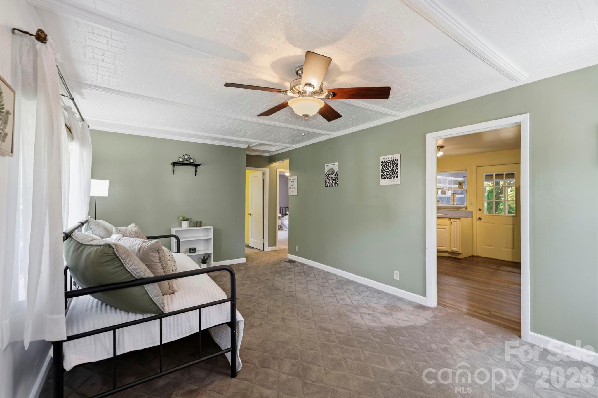 10 Eola Avenue — Asheville