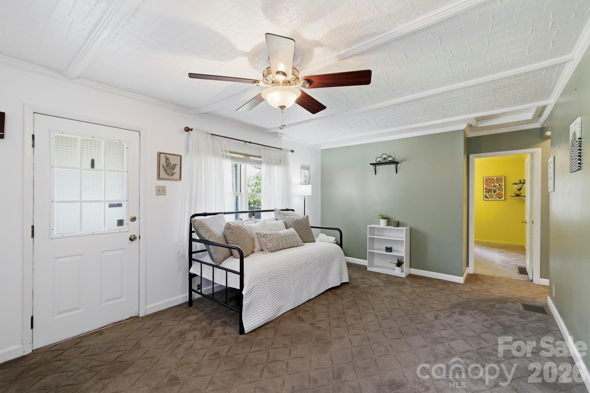 10 Eola Avenue — Asheville