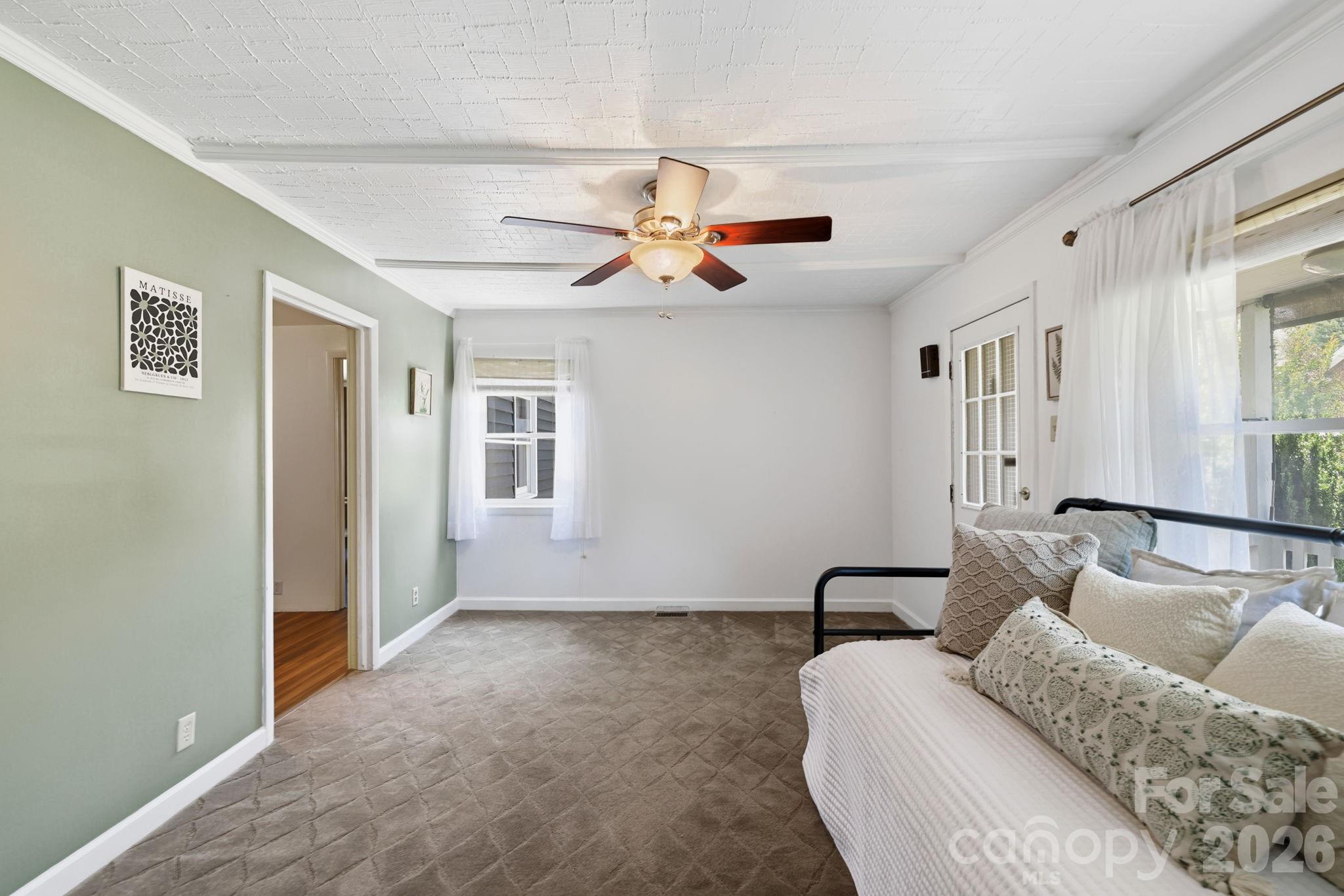 10 Eola Avenue — Asheville