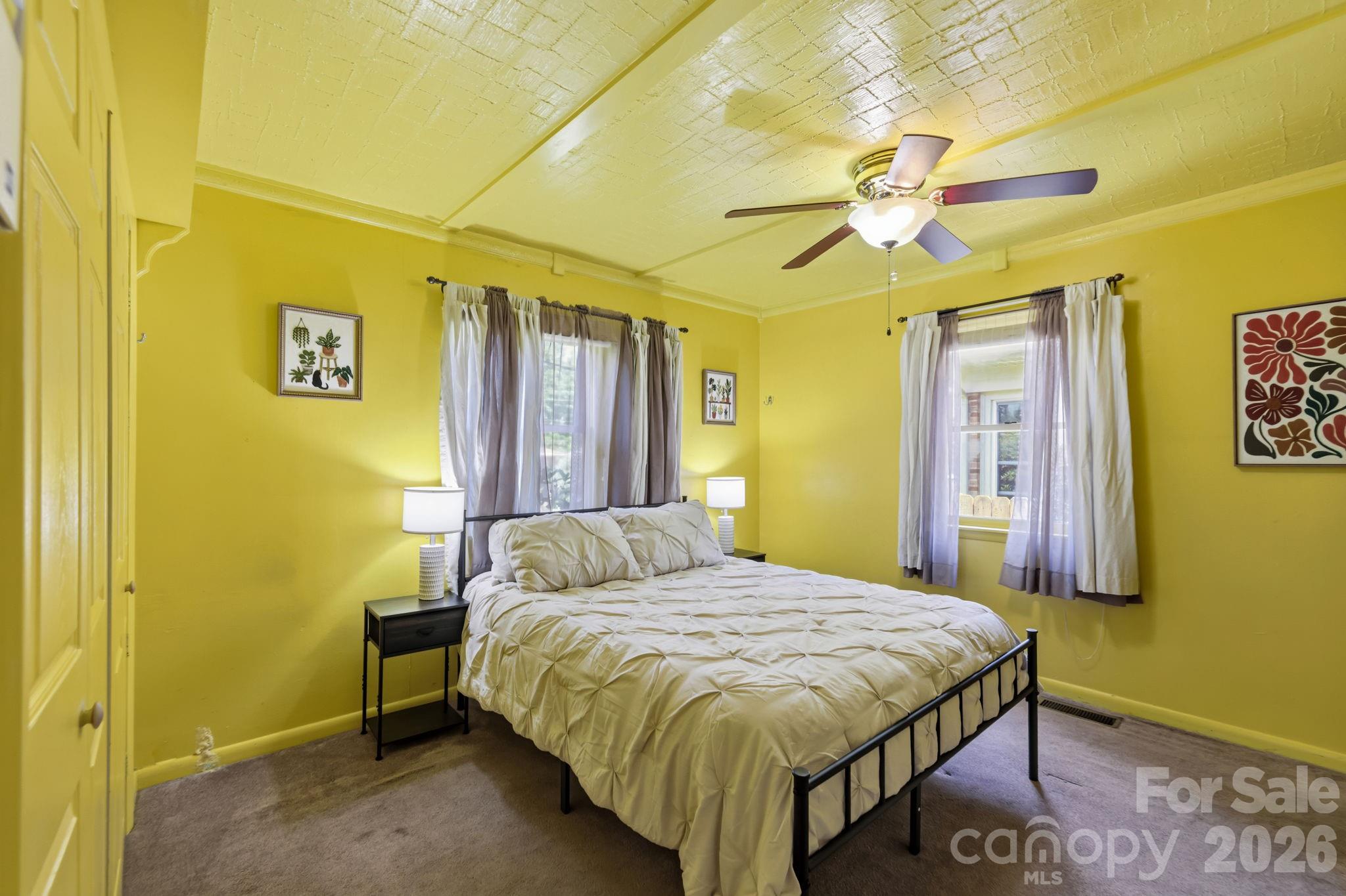 10 Eola Avenue — Asheville