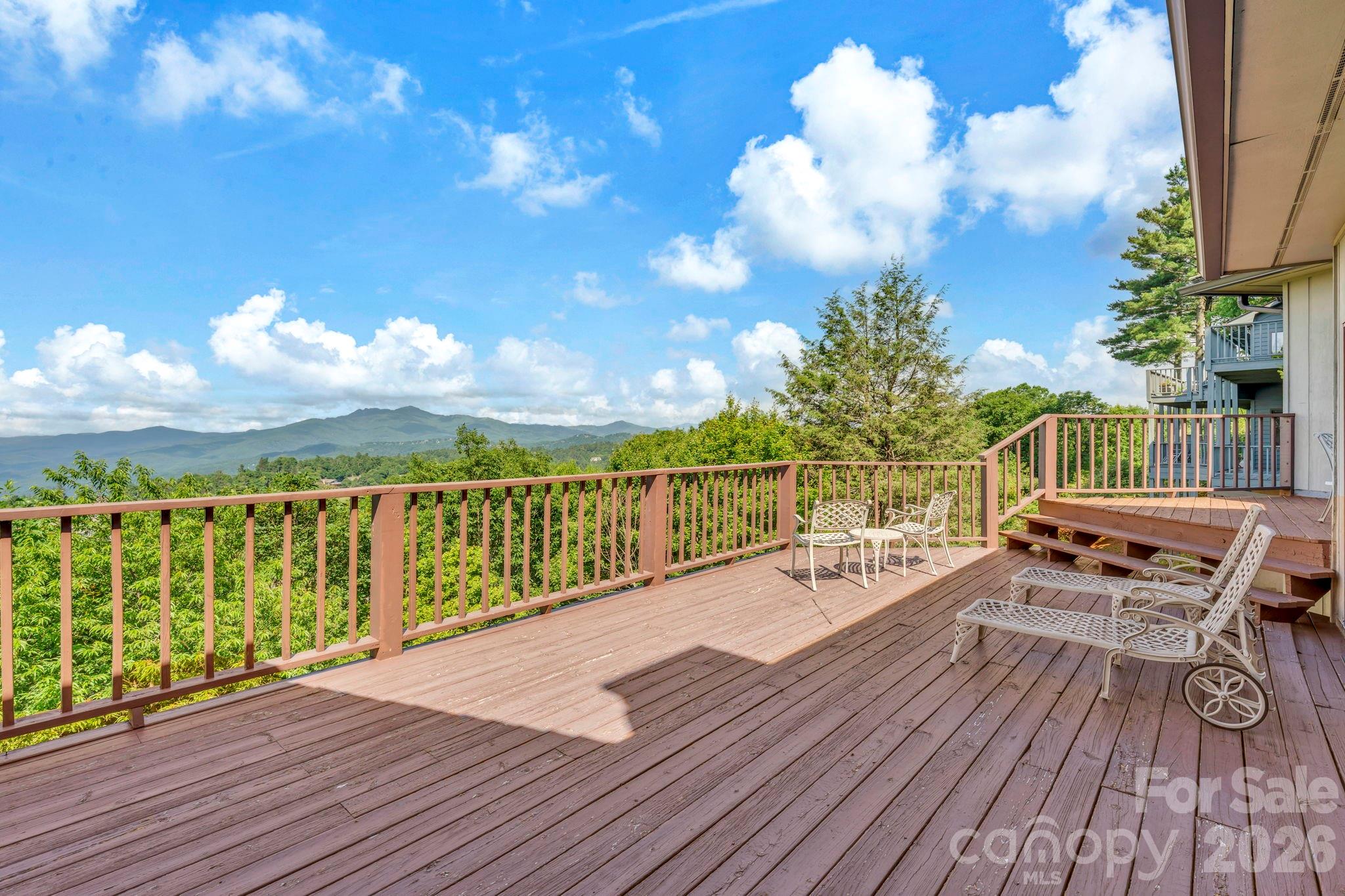 483 W Green Hill Drive — Blowing Rock