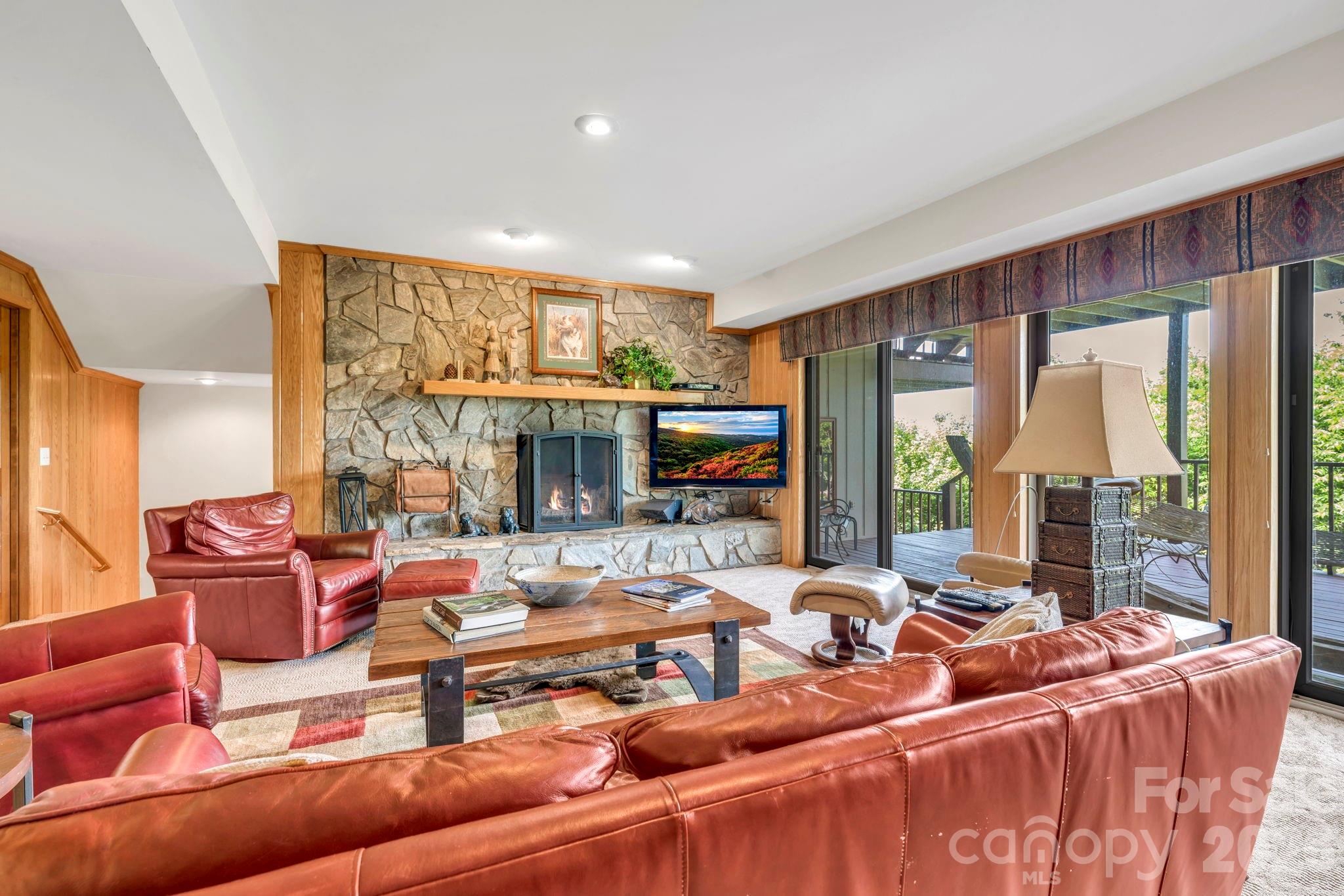 483 W Green Hill Drive — Blowing Rock