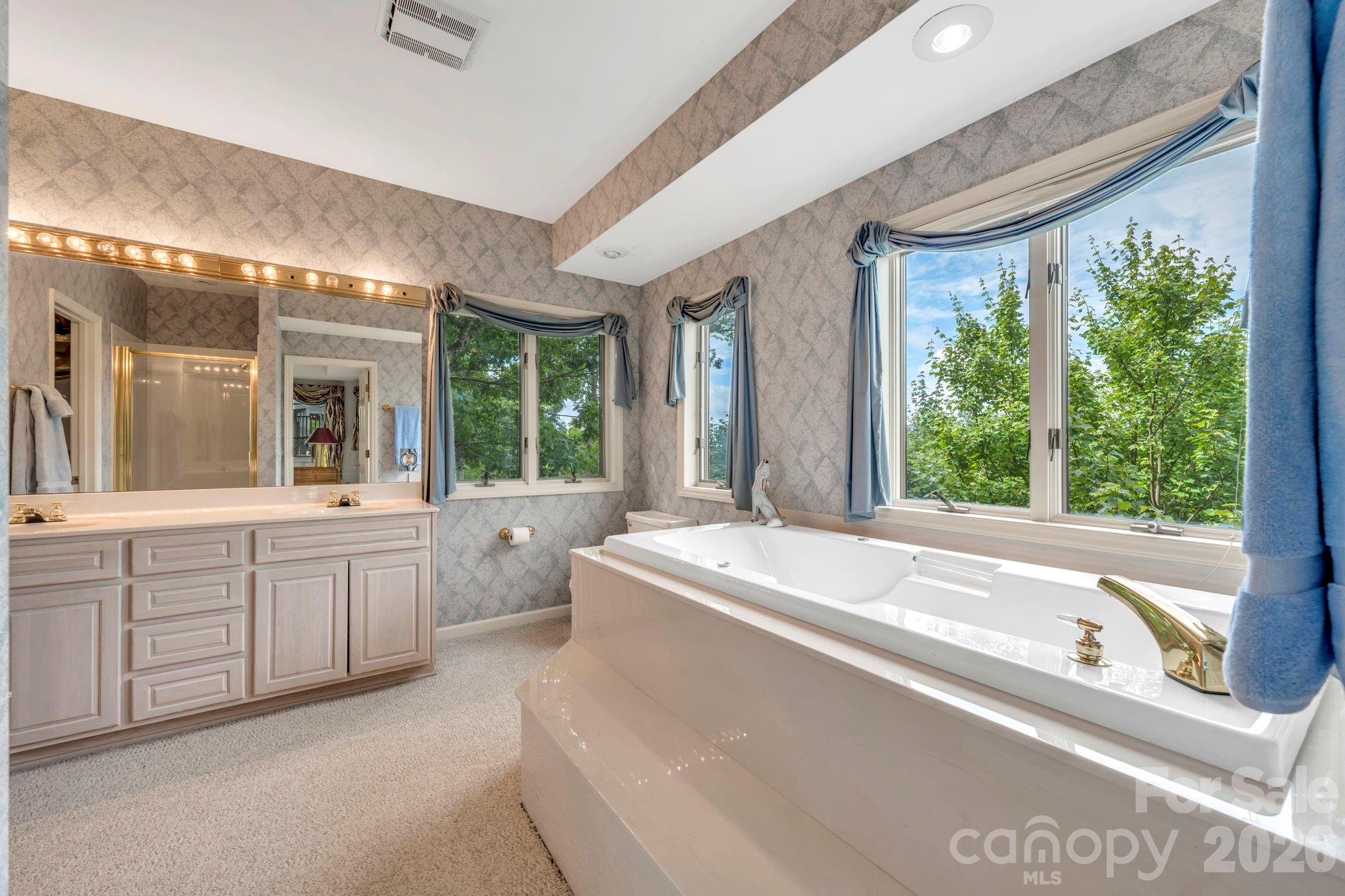 483 W Green Hill Drive — Blowing Rock