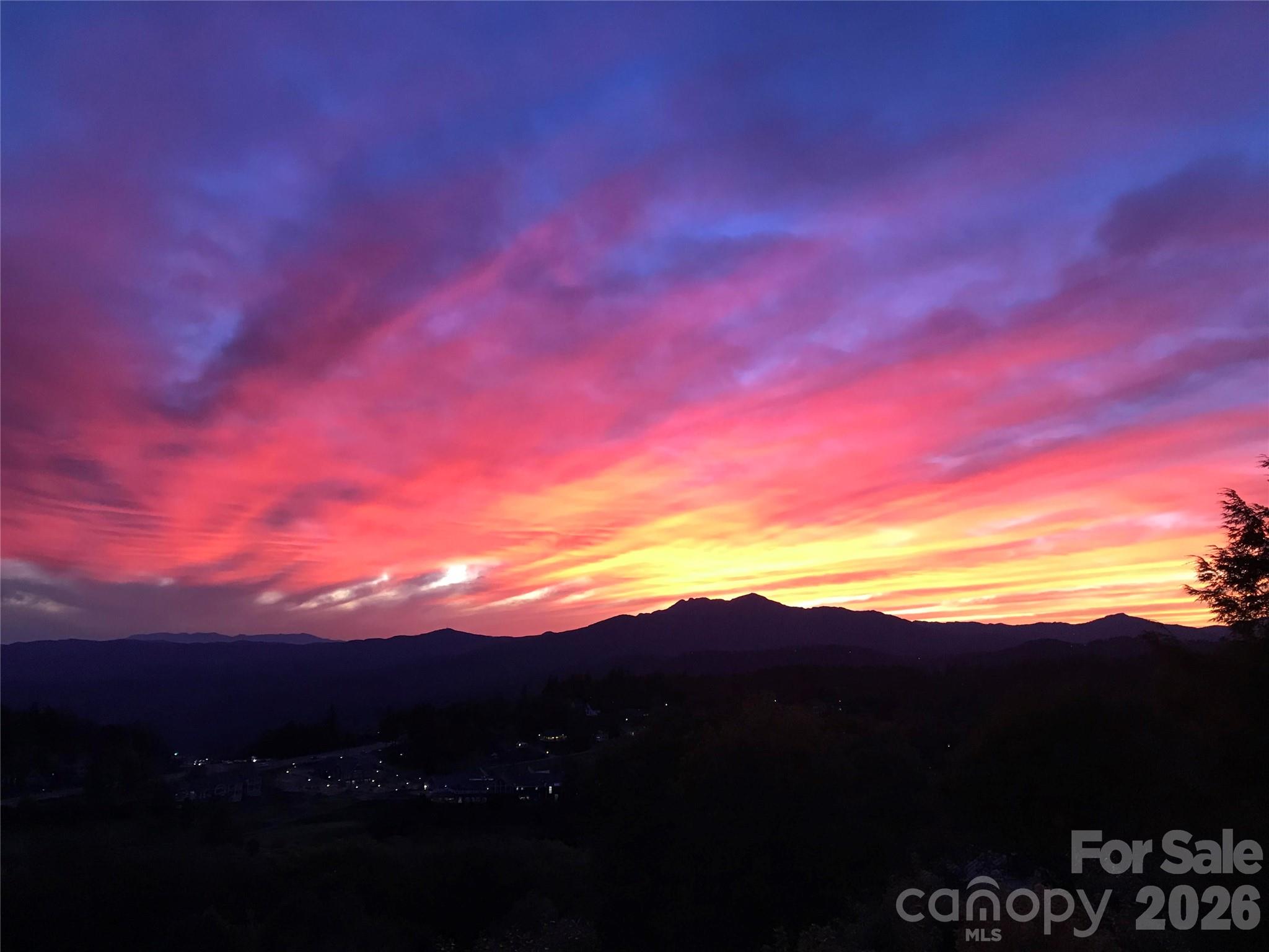 483 W Green Hill Drive — Blowing Rock